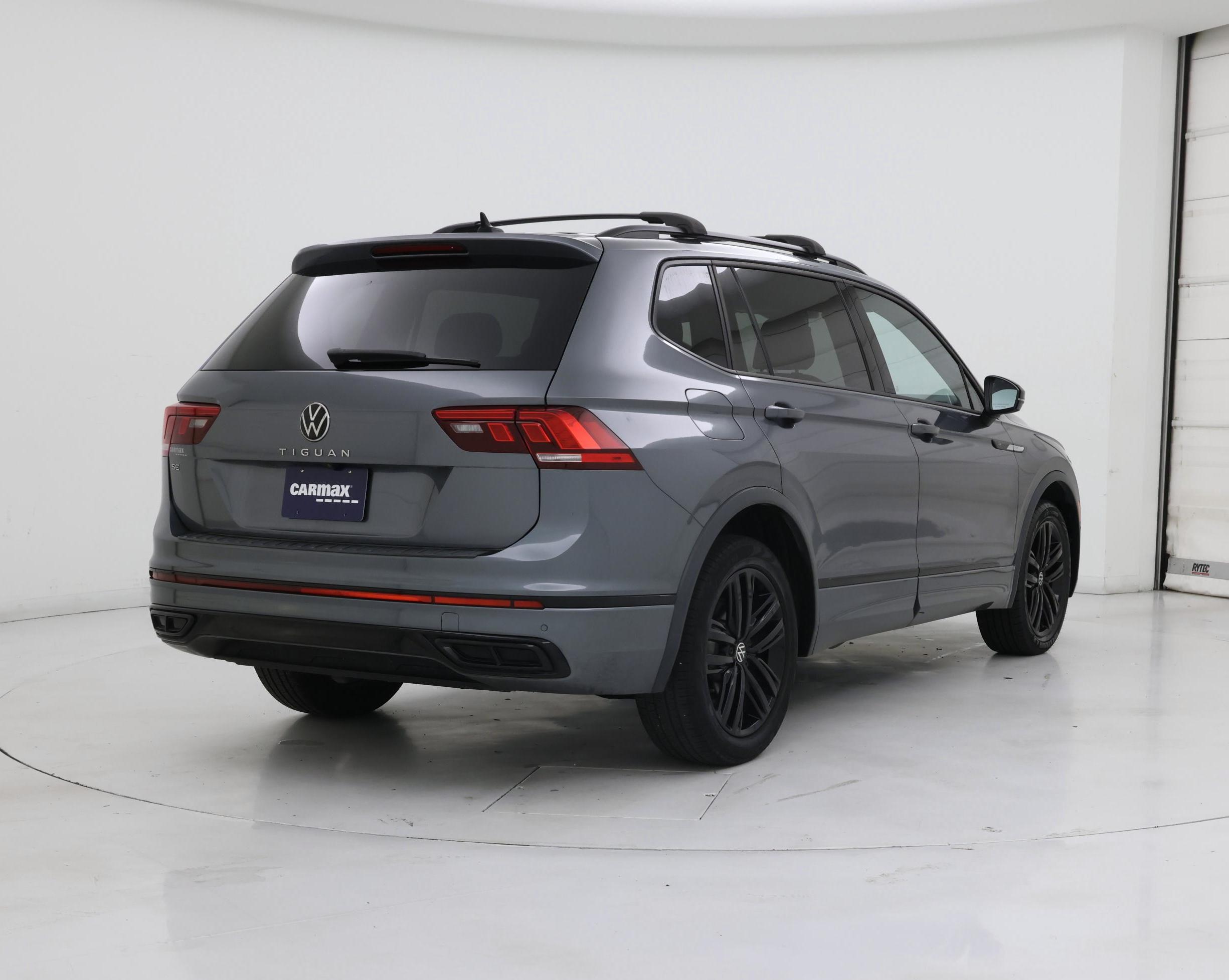 Thumbnail: 2022 Volkswagen Tiguan - 8