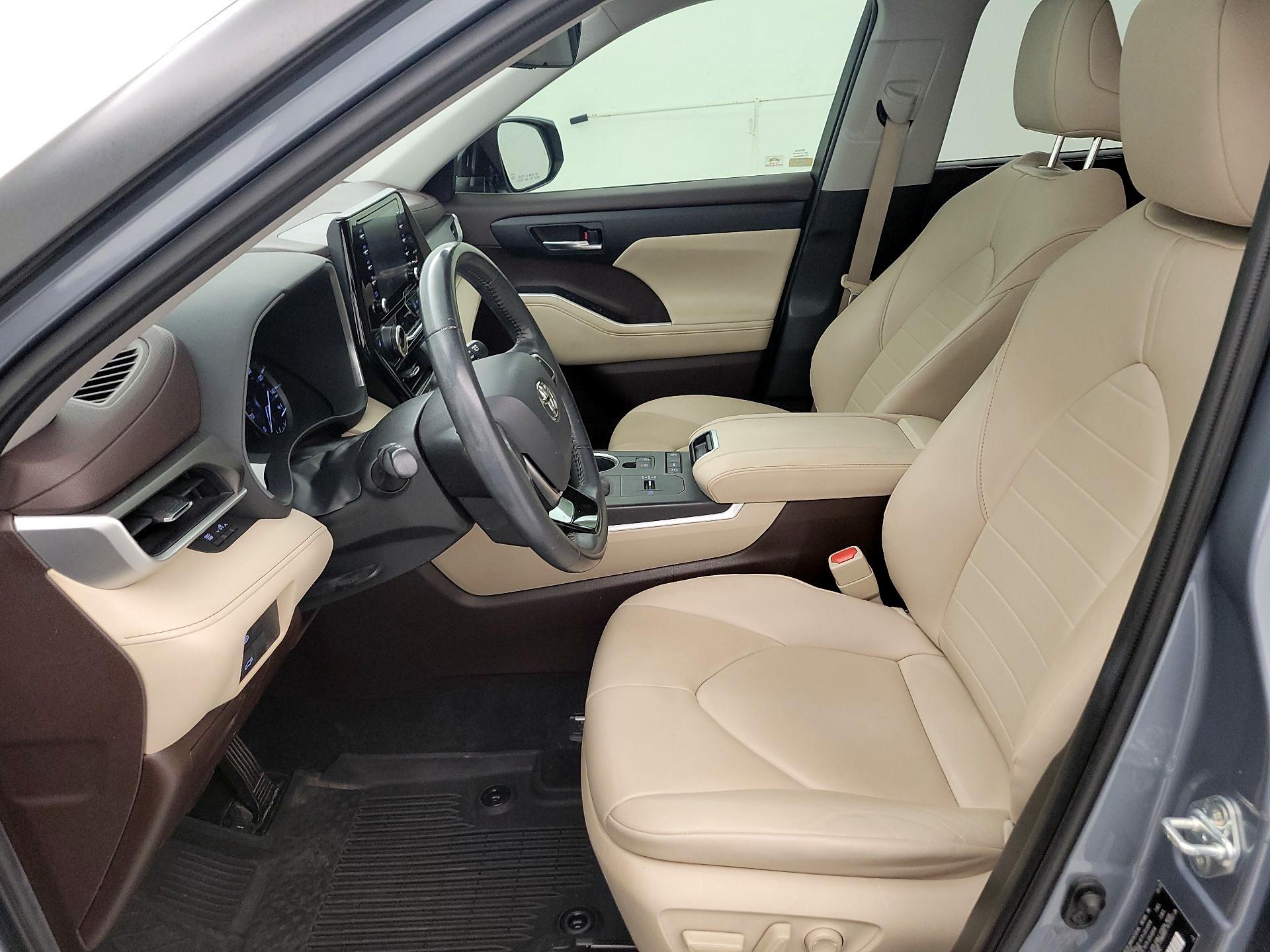 Thumbnail: 2020 Toyota Highlander - 11