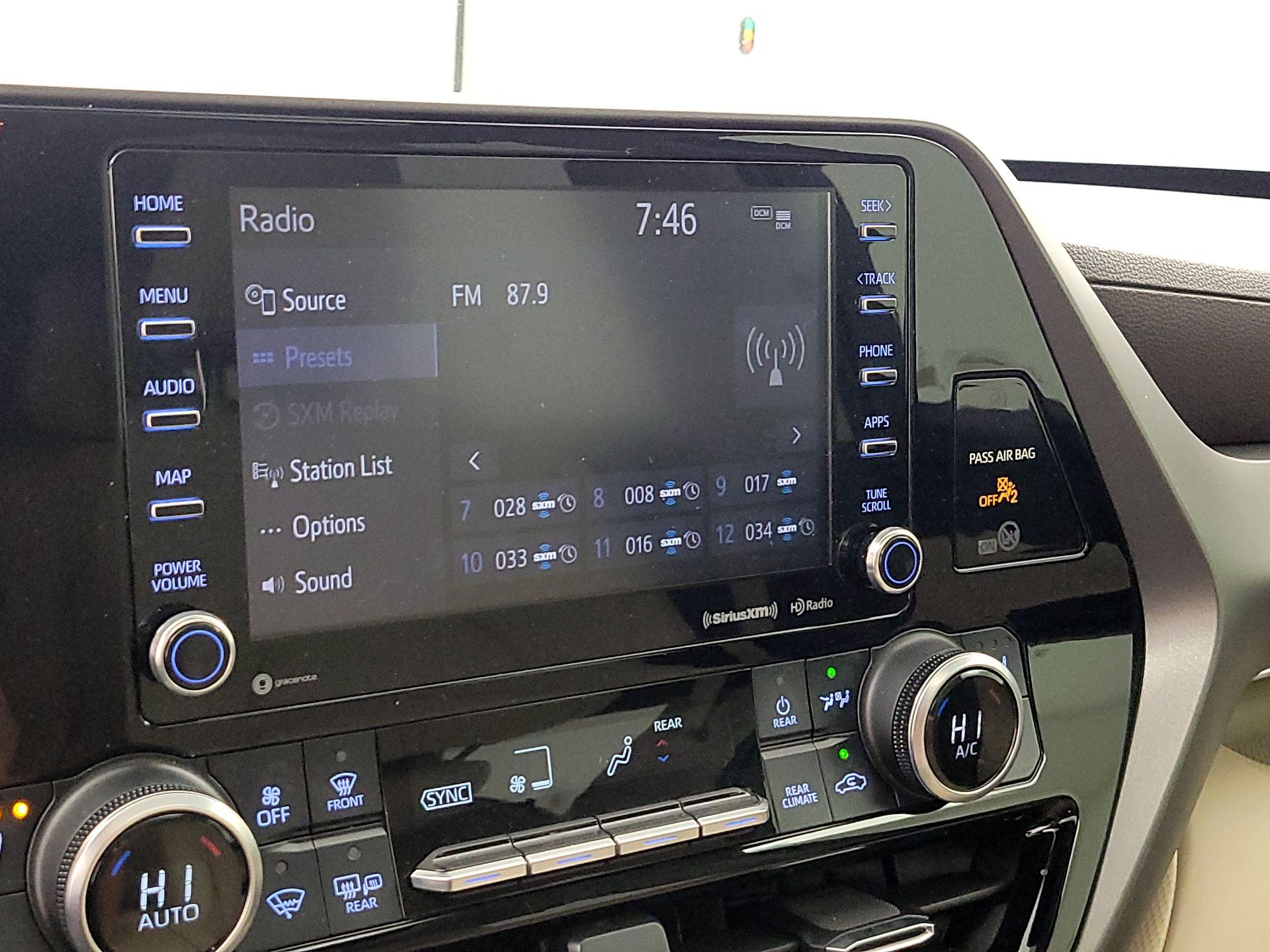 Thumbnail: 2020 Toyota Highlander - 15