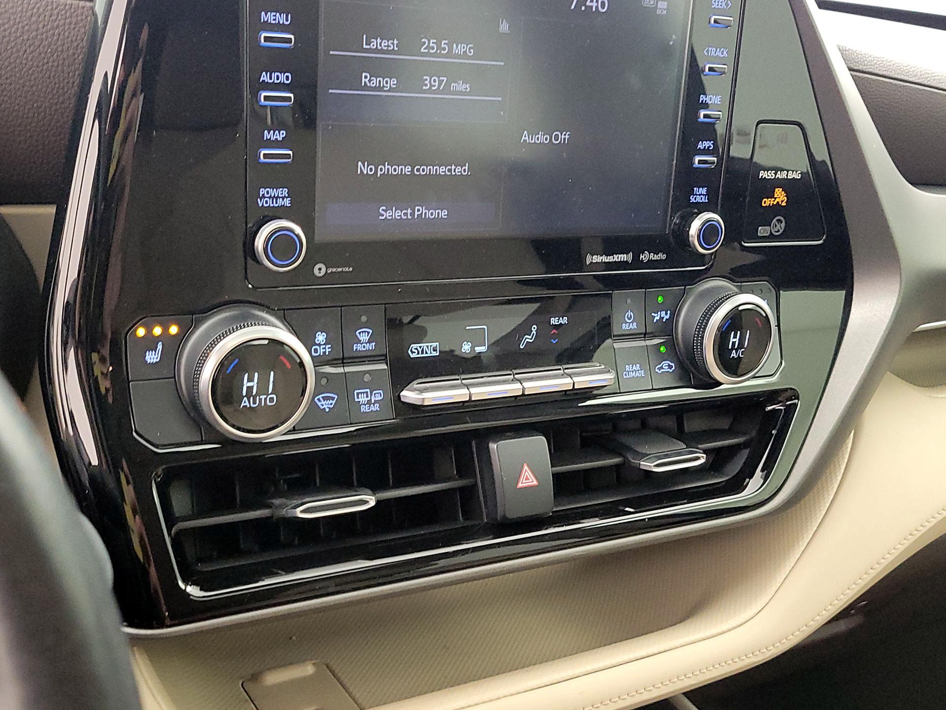 Thumbnail: 2020 Toyota Highlander - 16