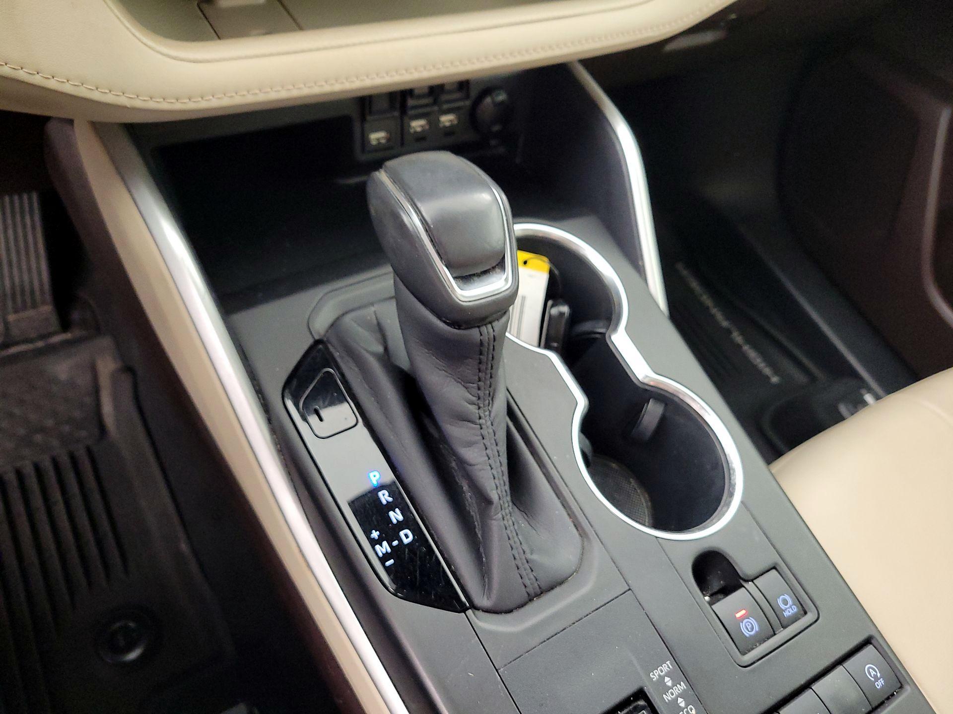 Thumbnail: 2020 Toyota Highlander - 17