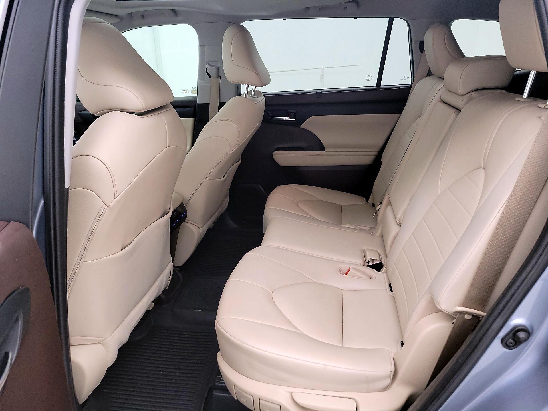 Thumbnail: 2020 Toyota Highlander - 20