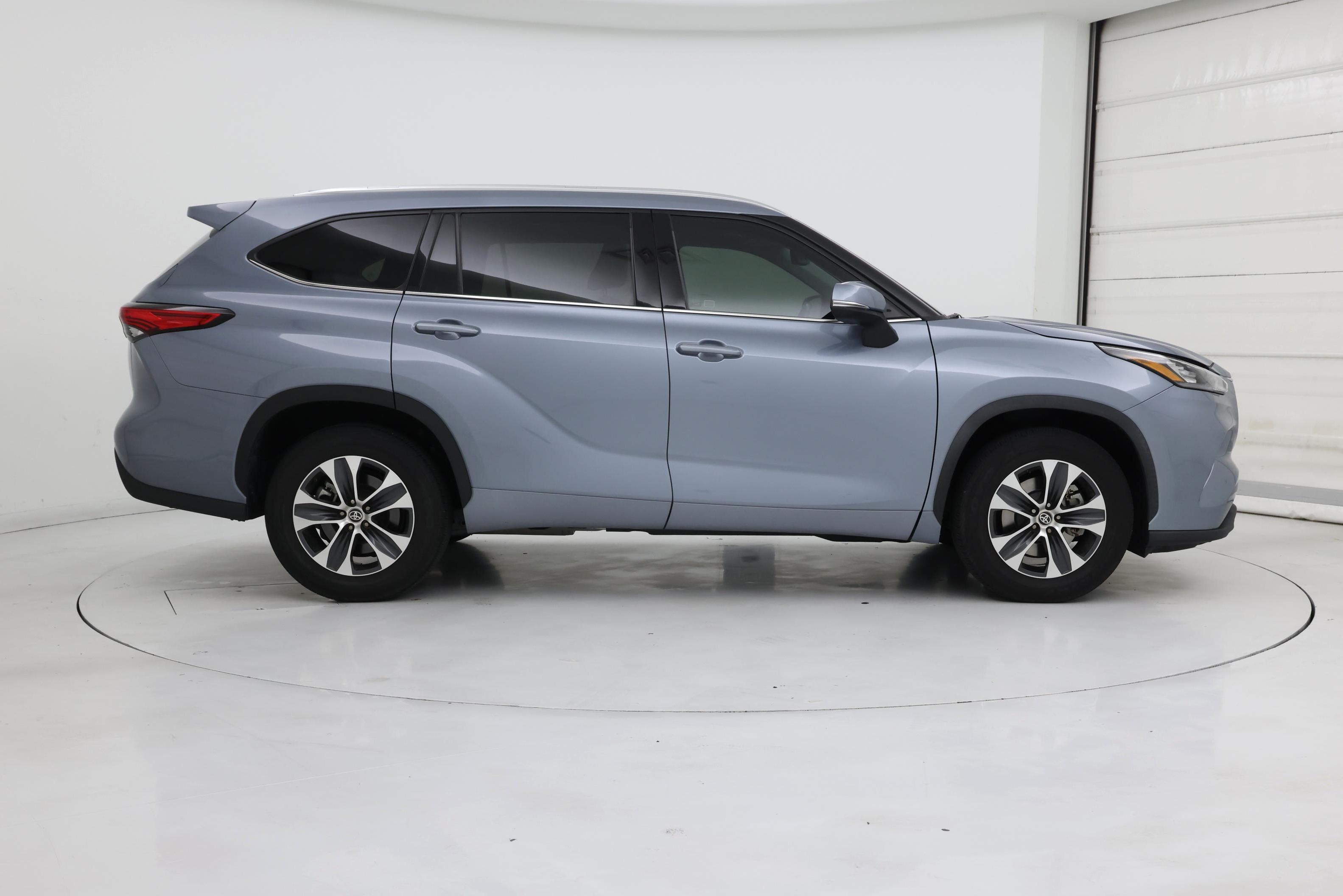 Thumbnail: 2020 Toyota Highlander - 7