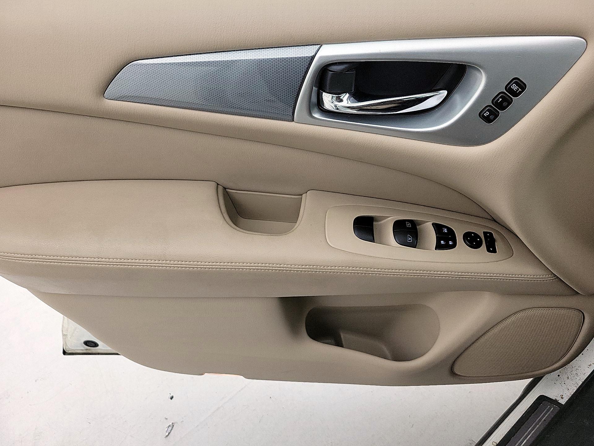 Thumbnail: 2019 Nissan Pathfinder - 12