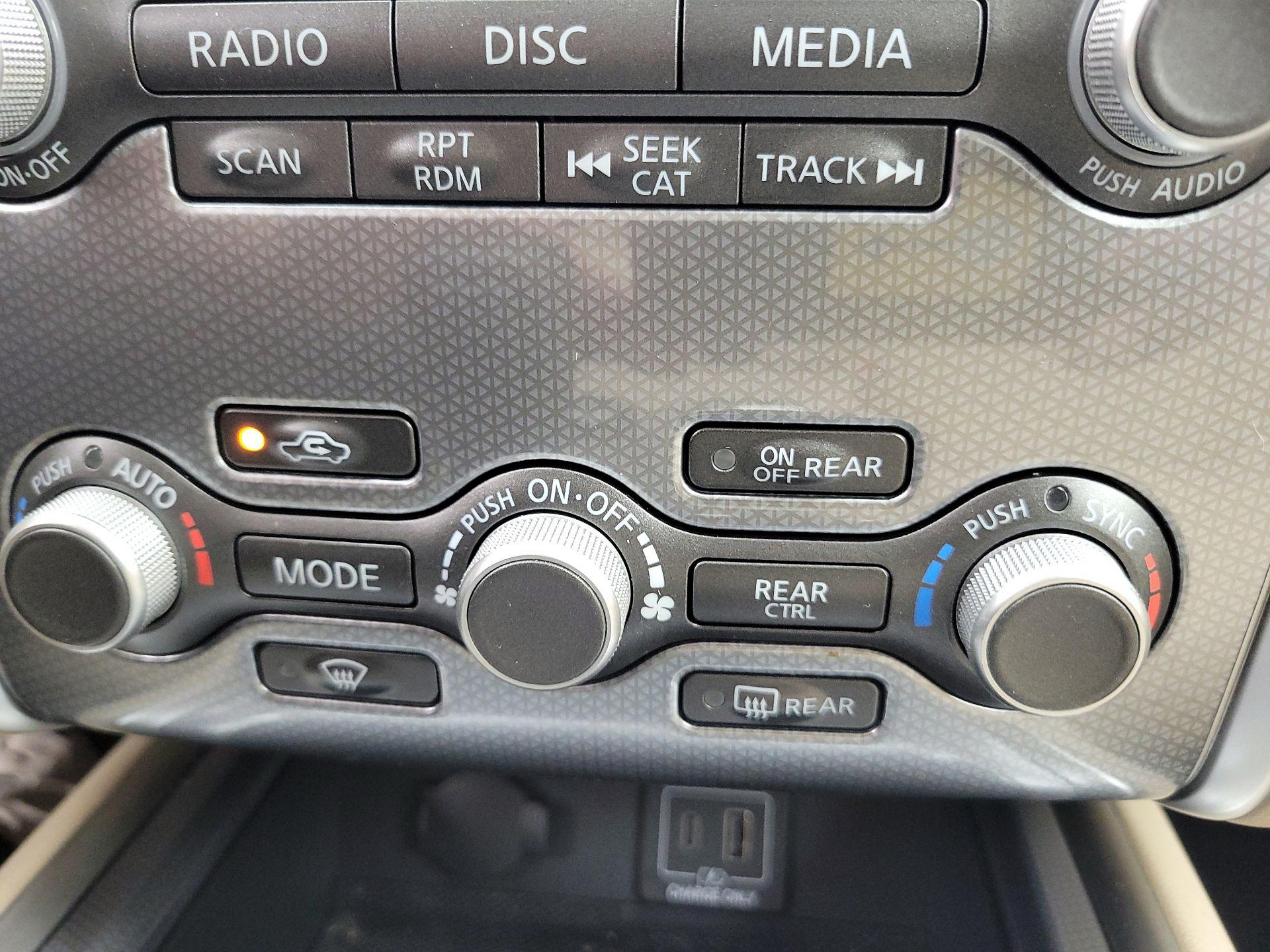 Thumbnail: 2019 Nissan Pathfinder - 17