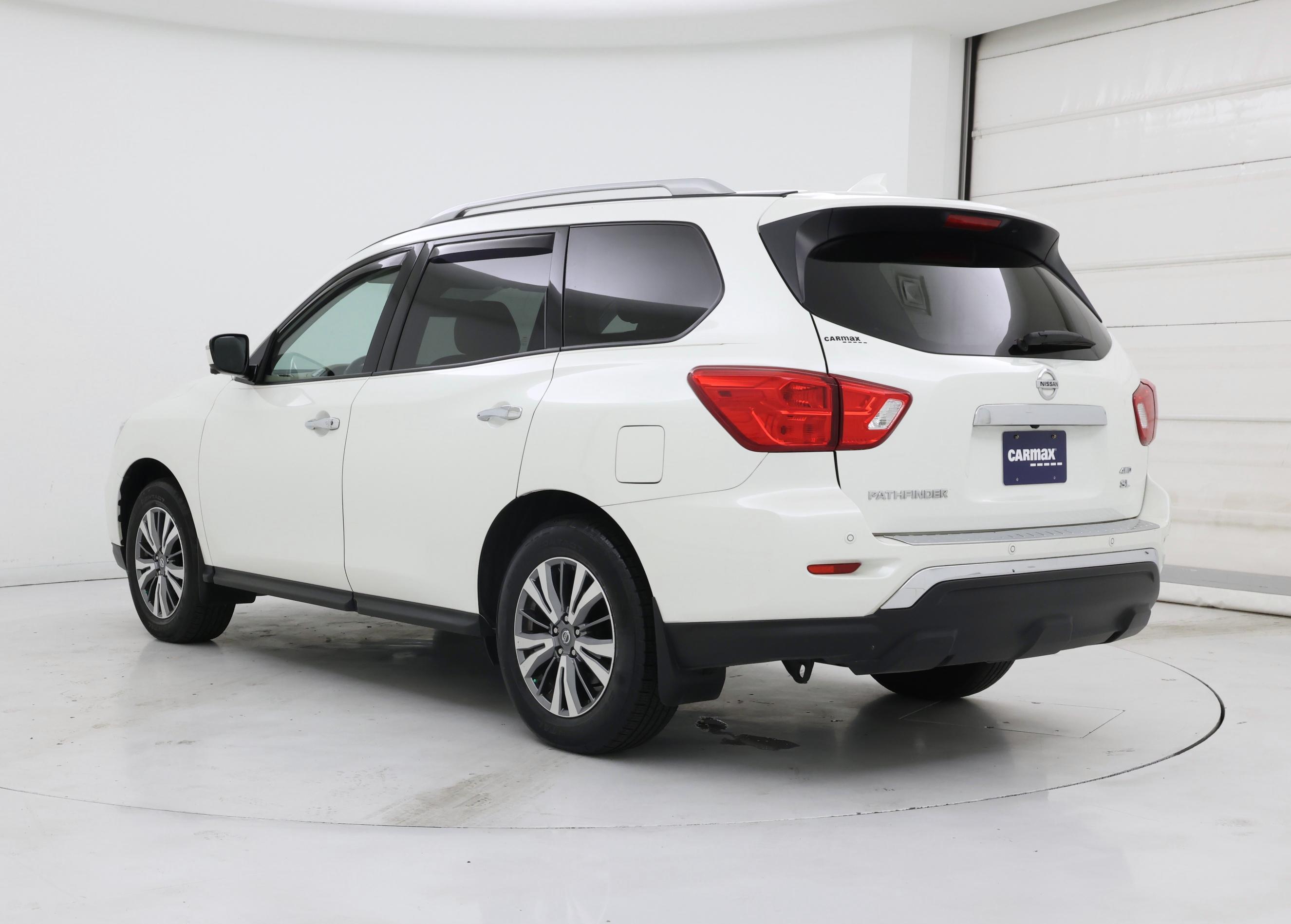 Thumbnail: 2019 Nissan Pathfinder - 2