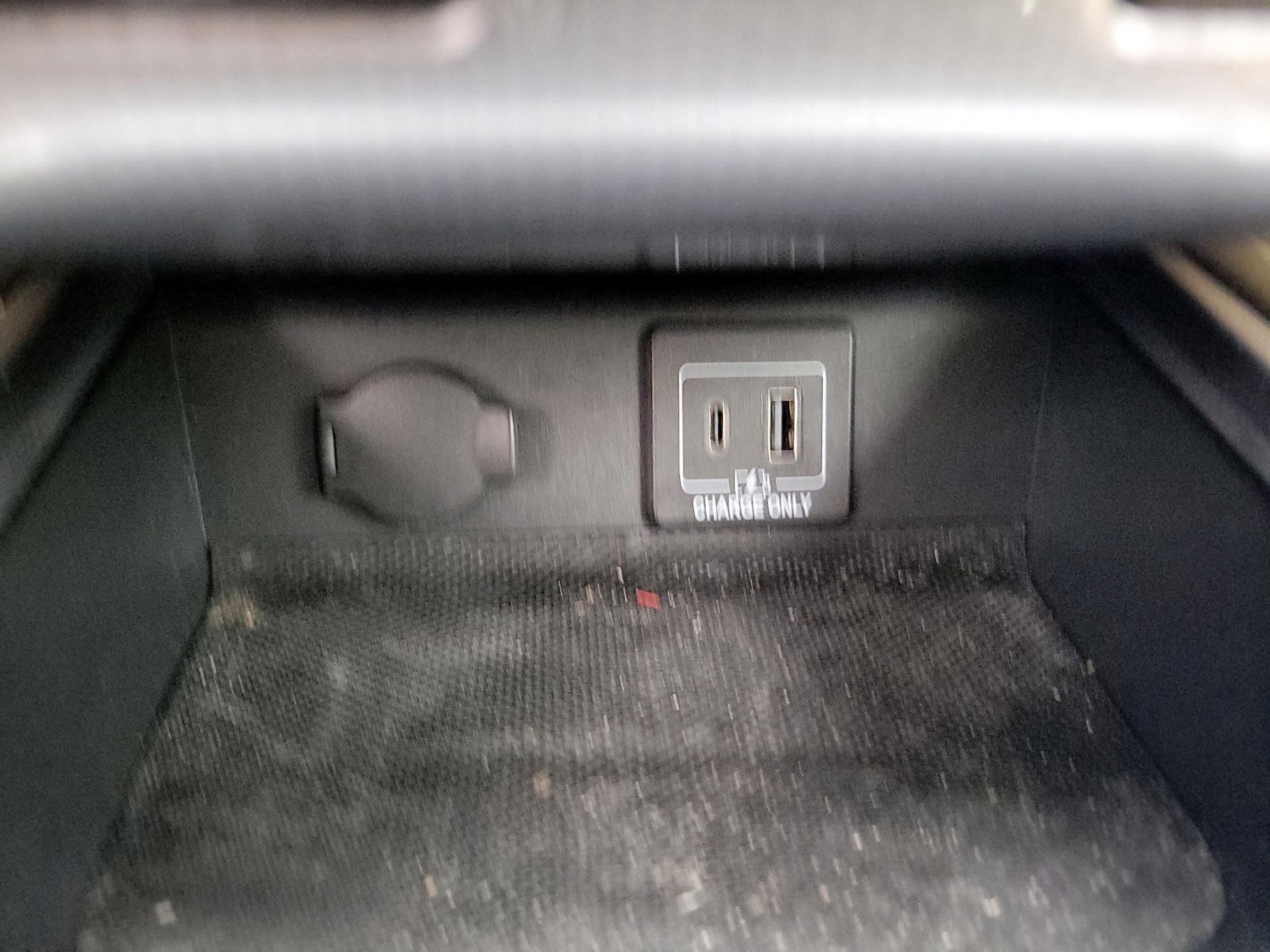 Thumbnail: 2019 Nissan Pathfinder - 19