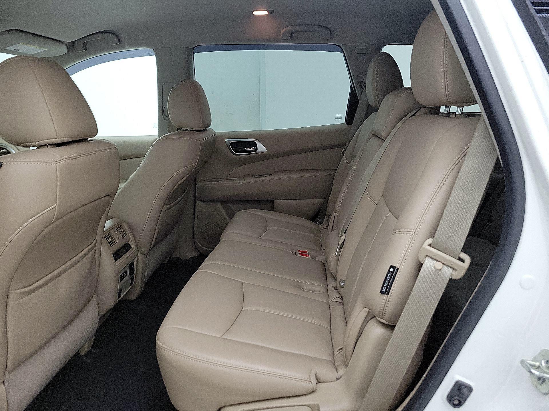 Thumbnail: 2019 Nissan Pathfinder - 20