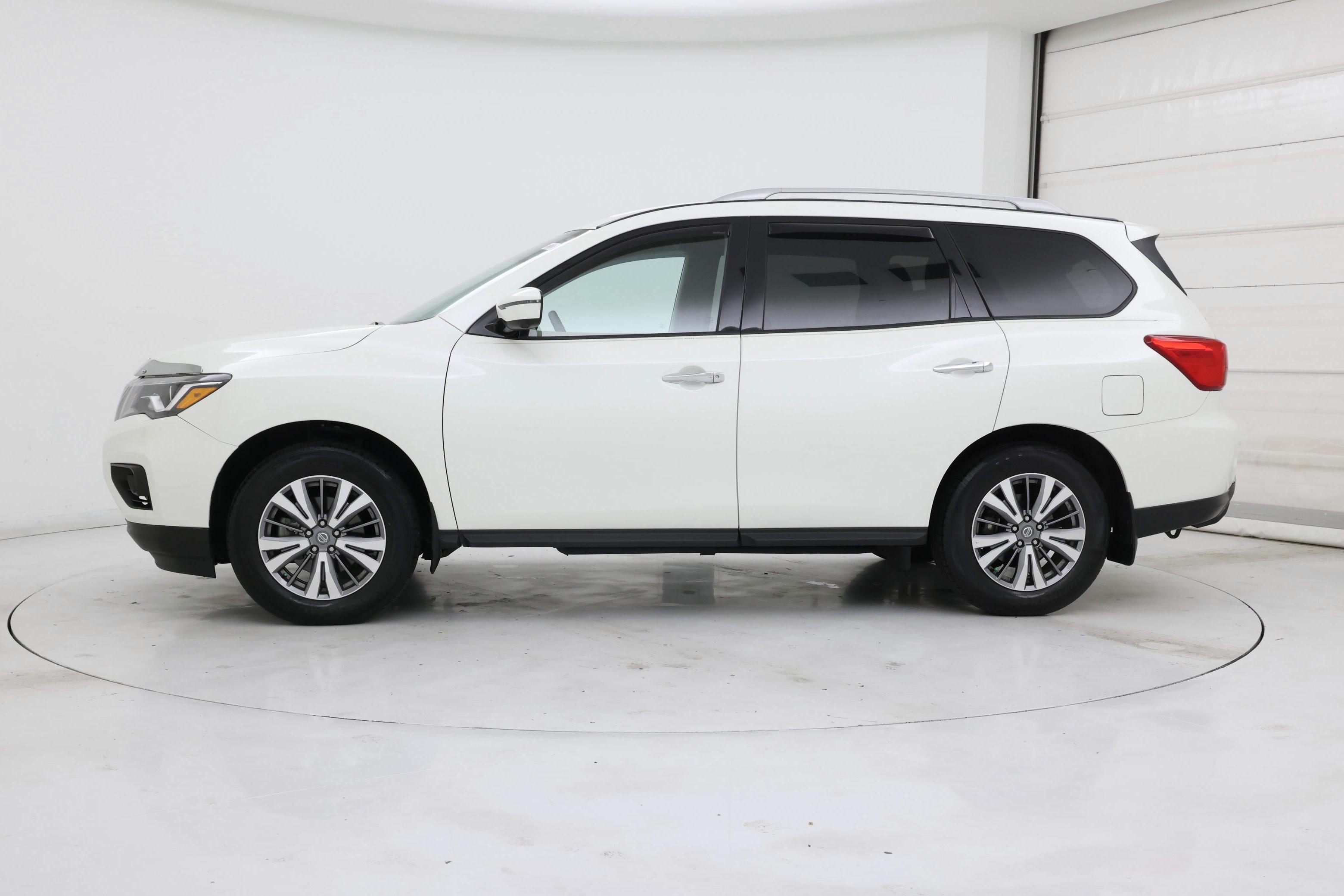 Thumbnail: 2019 Nissan Pathfinder - 3