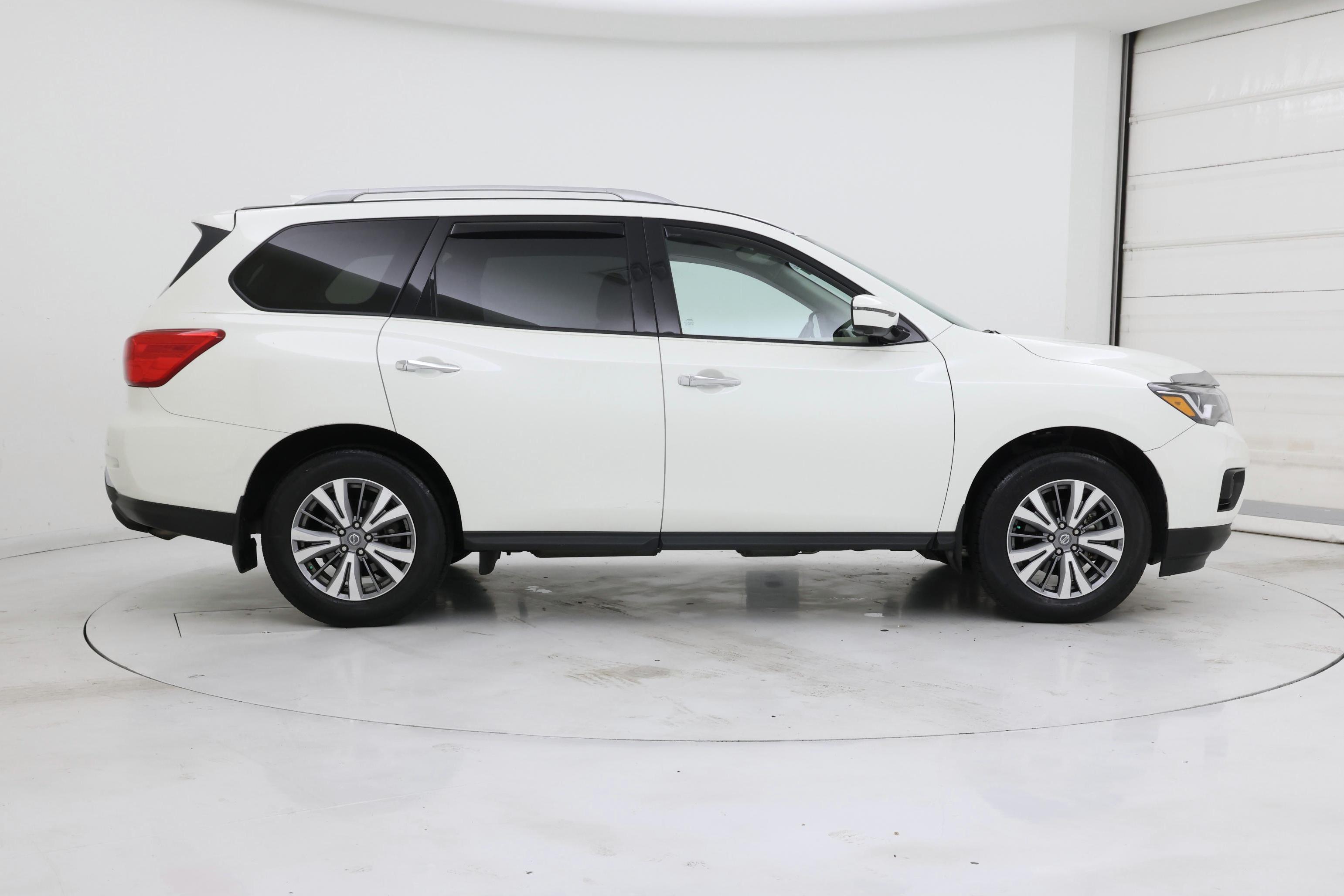 Thumbnail: 2019 Nissan Pathfinder - 7