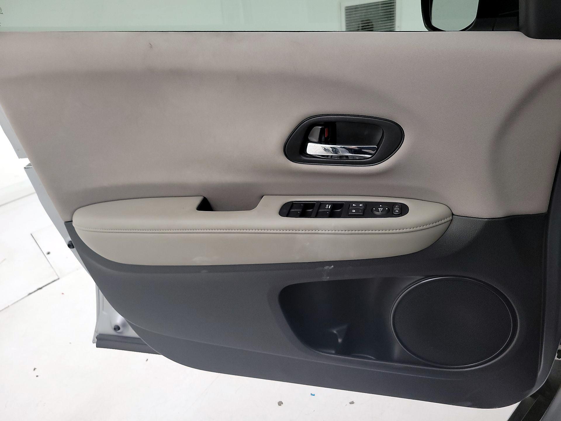 Thumbnail: 2018 Honda HR-V - 12