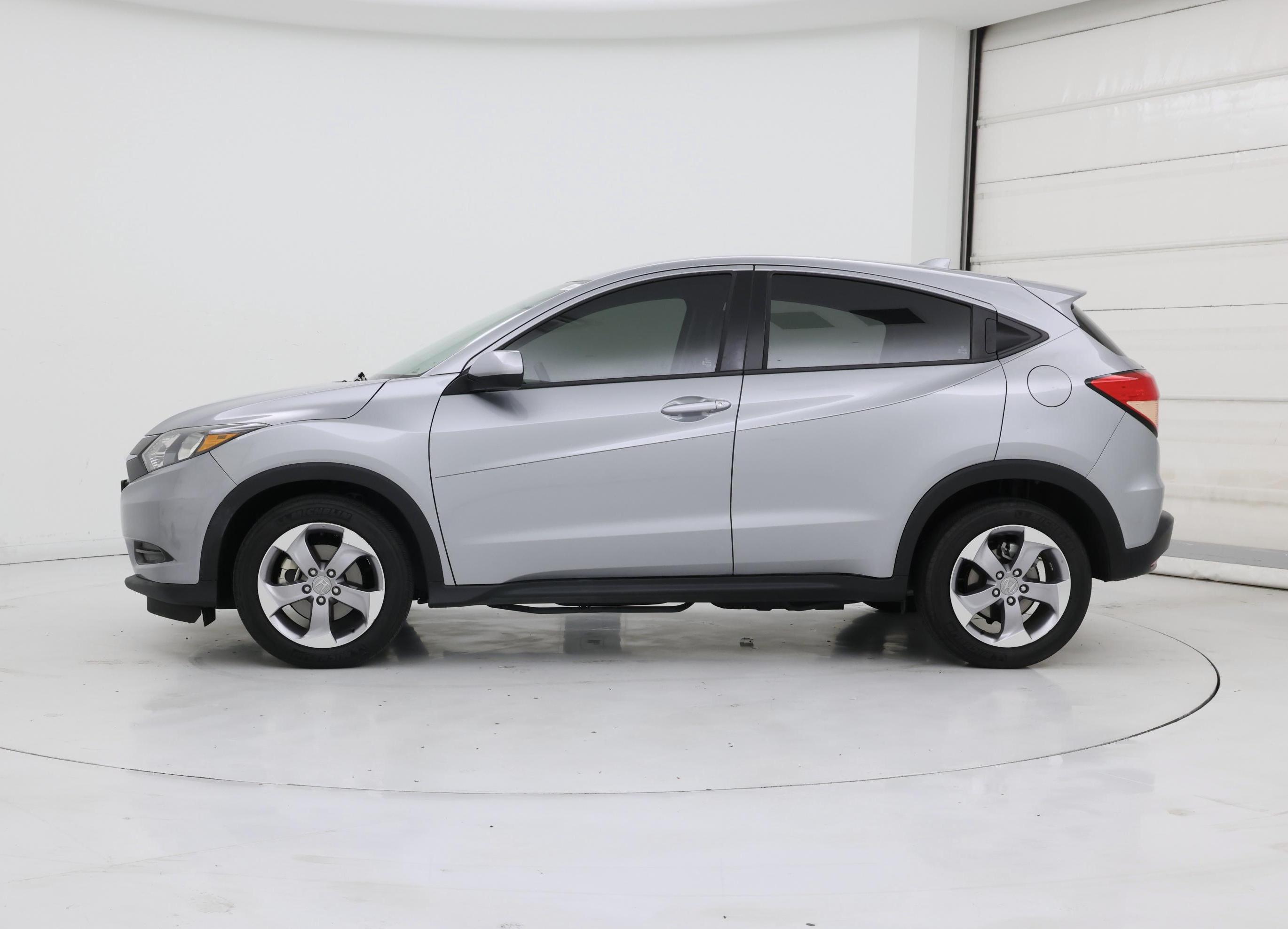Thumbnail: 2018 Honda HR-V - 3