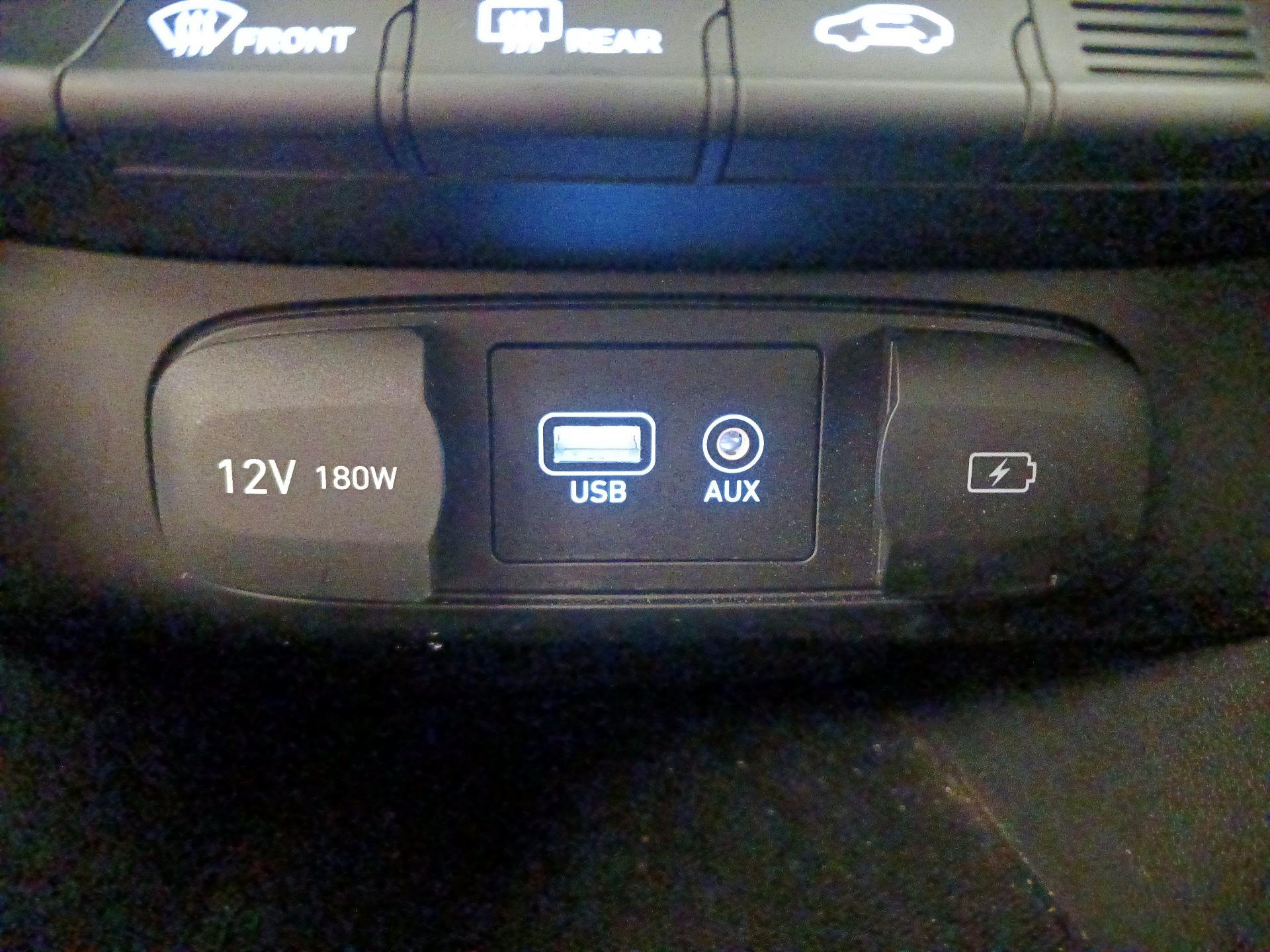 Thumbnail: 2020 Hyundai Veloster - 18