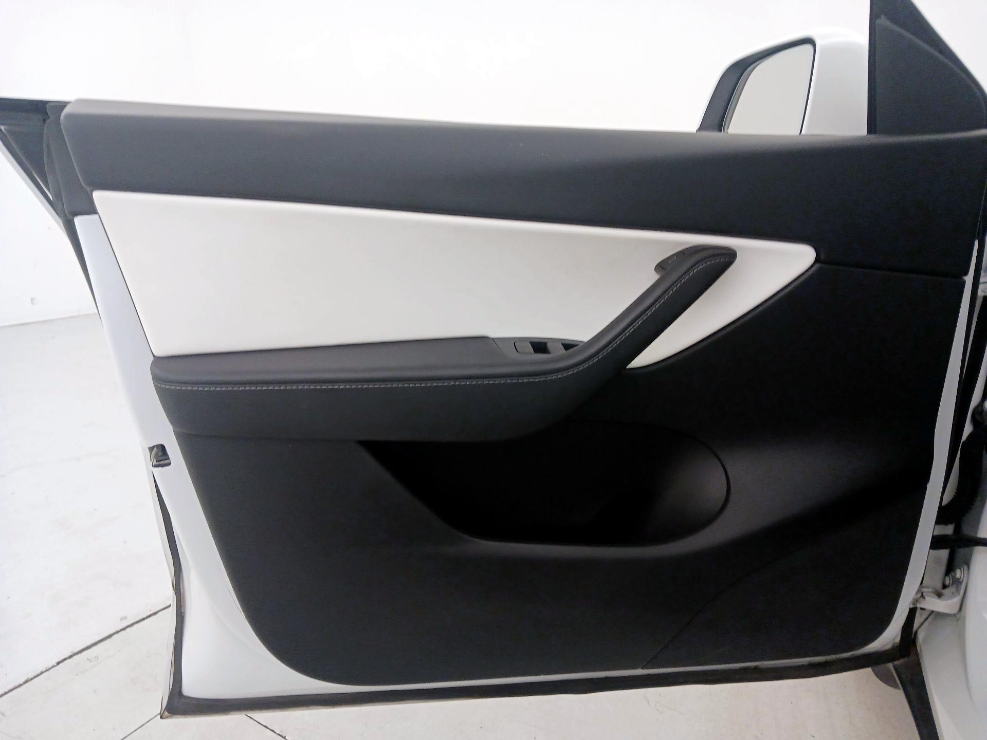 Thumbnail: 2021 Tesla Model Y - 12