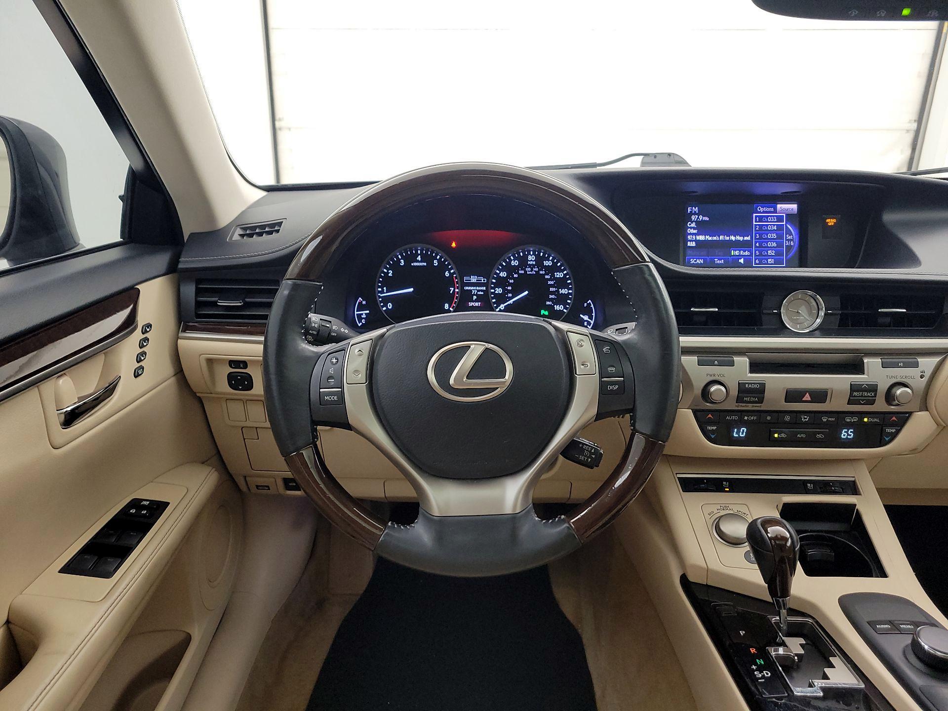 Thumbnail: 2014 Lexus ES - 10