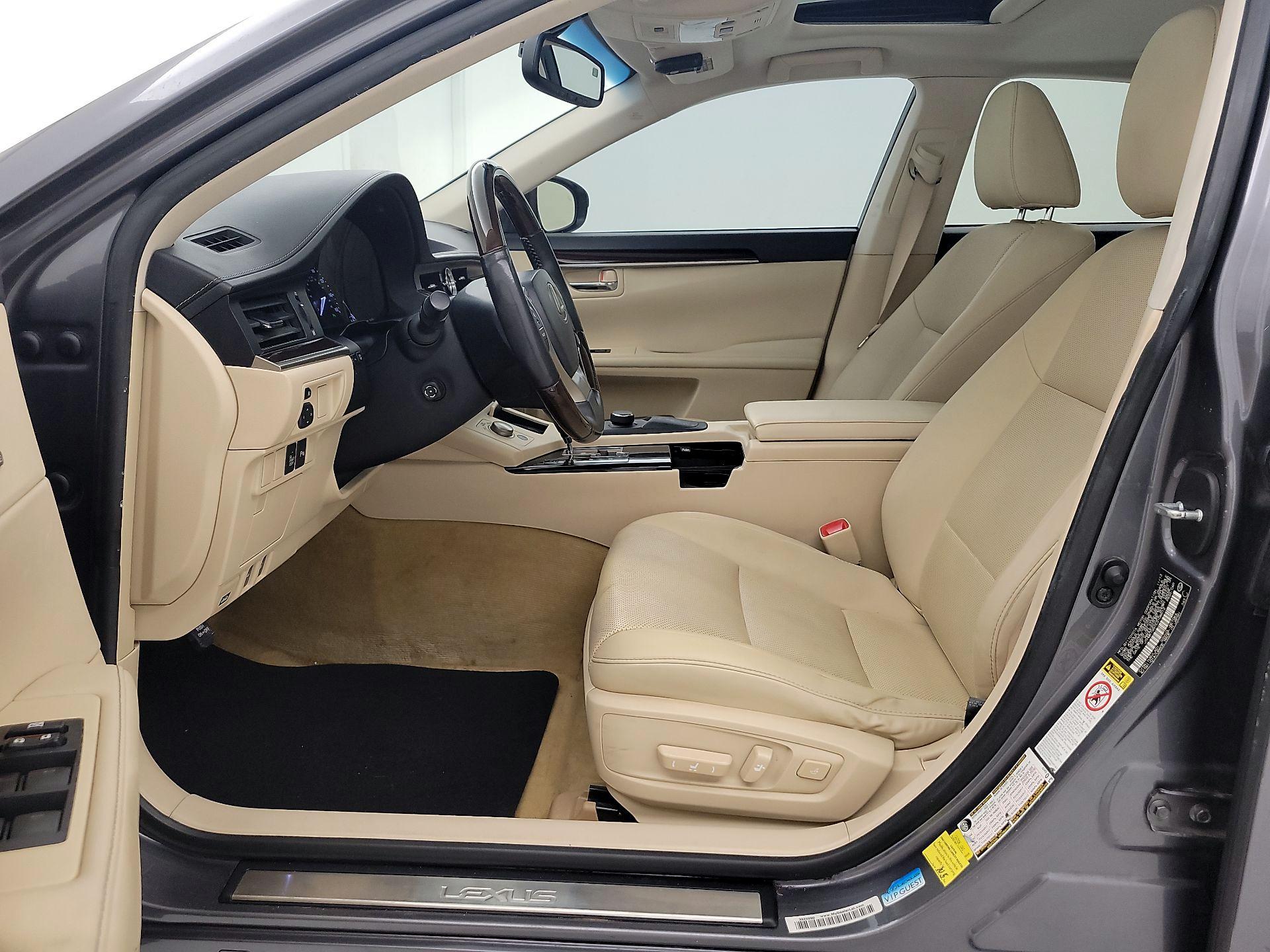 Thumbnail: 2014 Lexus ES - 11