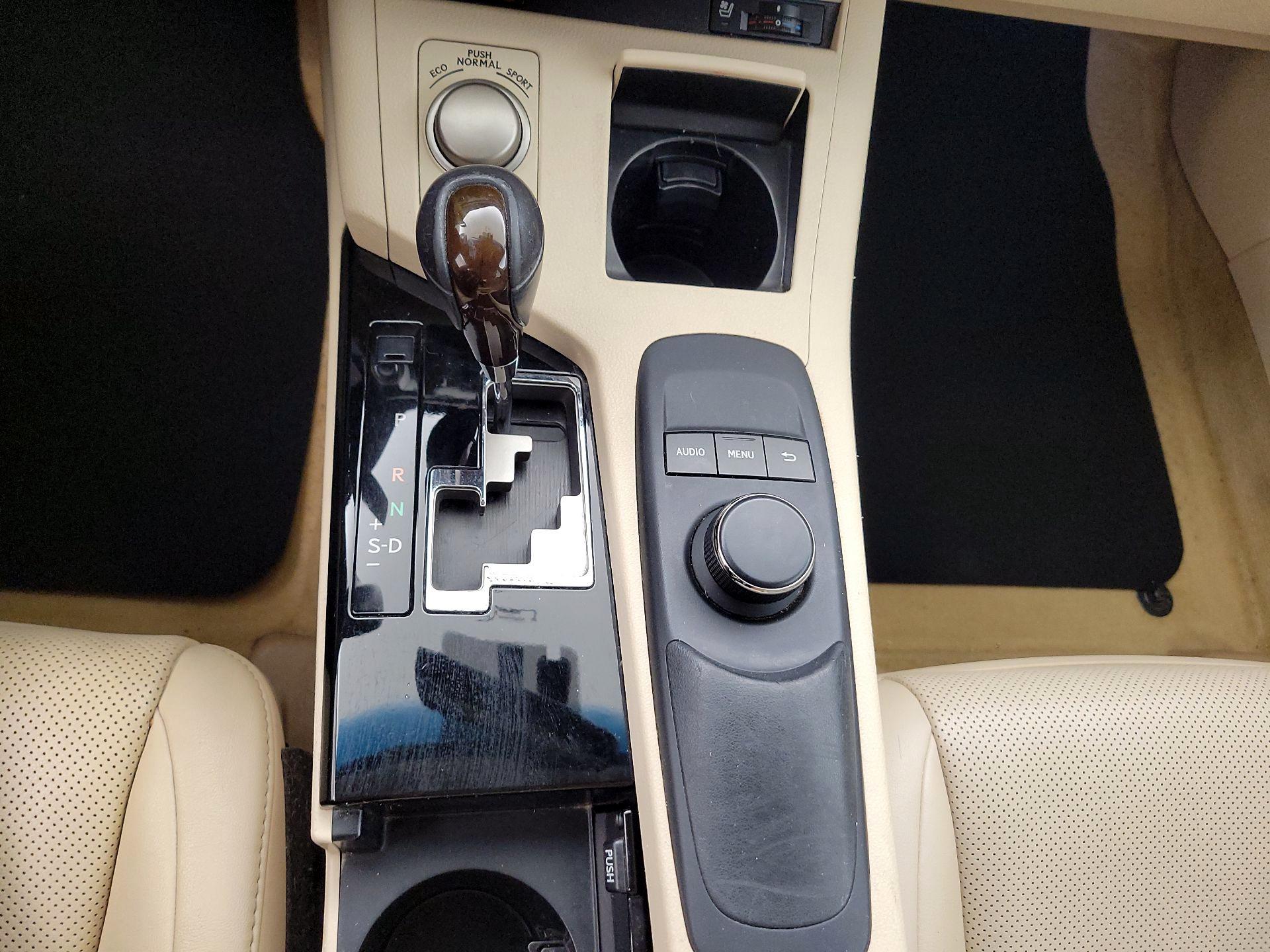 Thumbnail: 2014 Lexus ES - 17