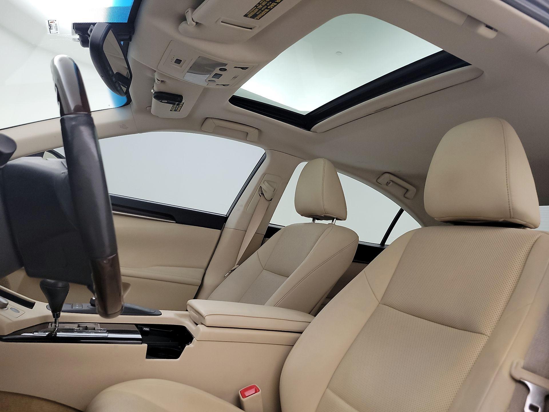 Thumbnail: 2014 Lexus ES - 19