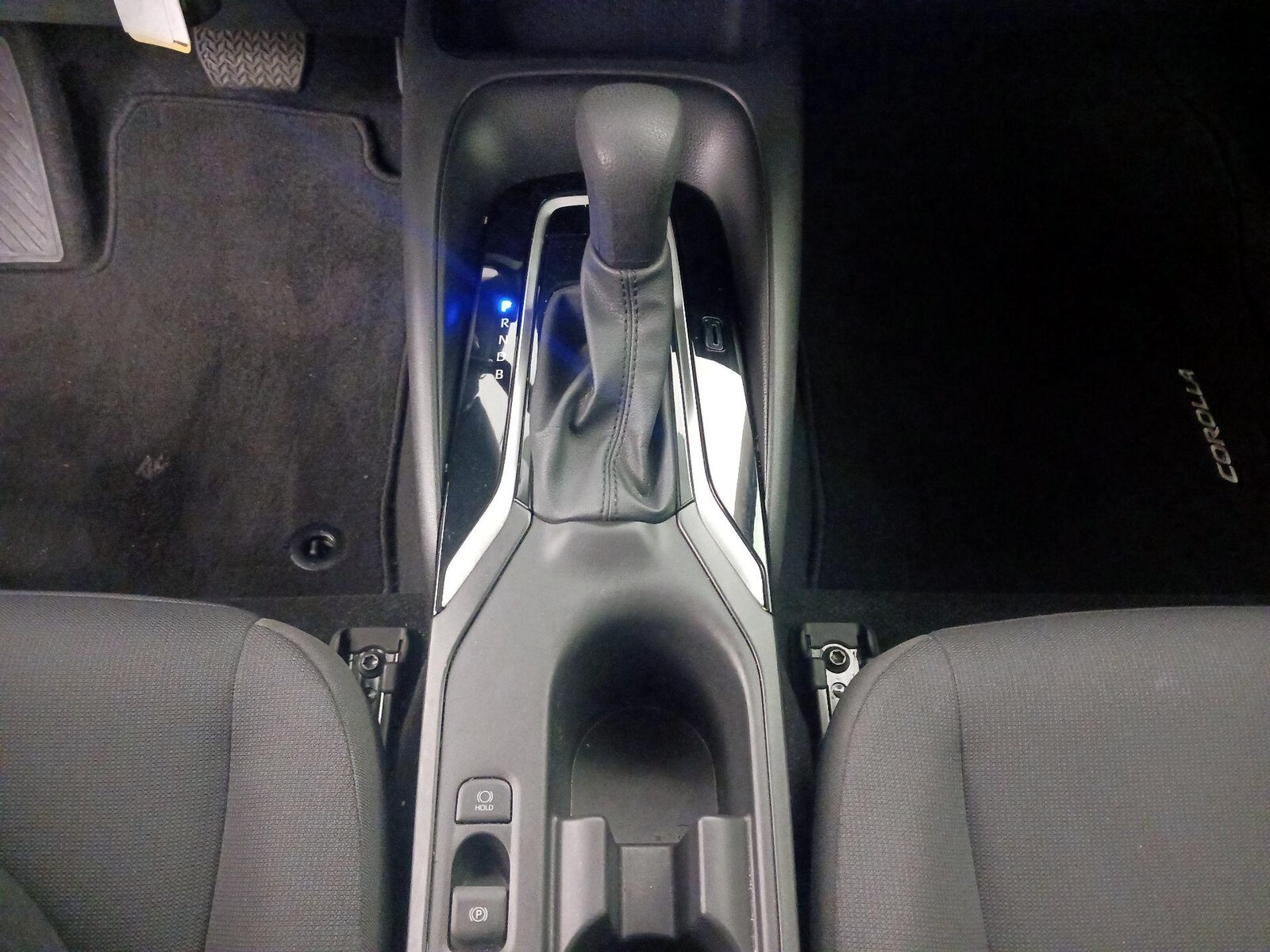 2024 Toyota Corolla LE - Photo 18