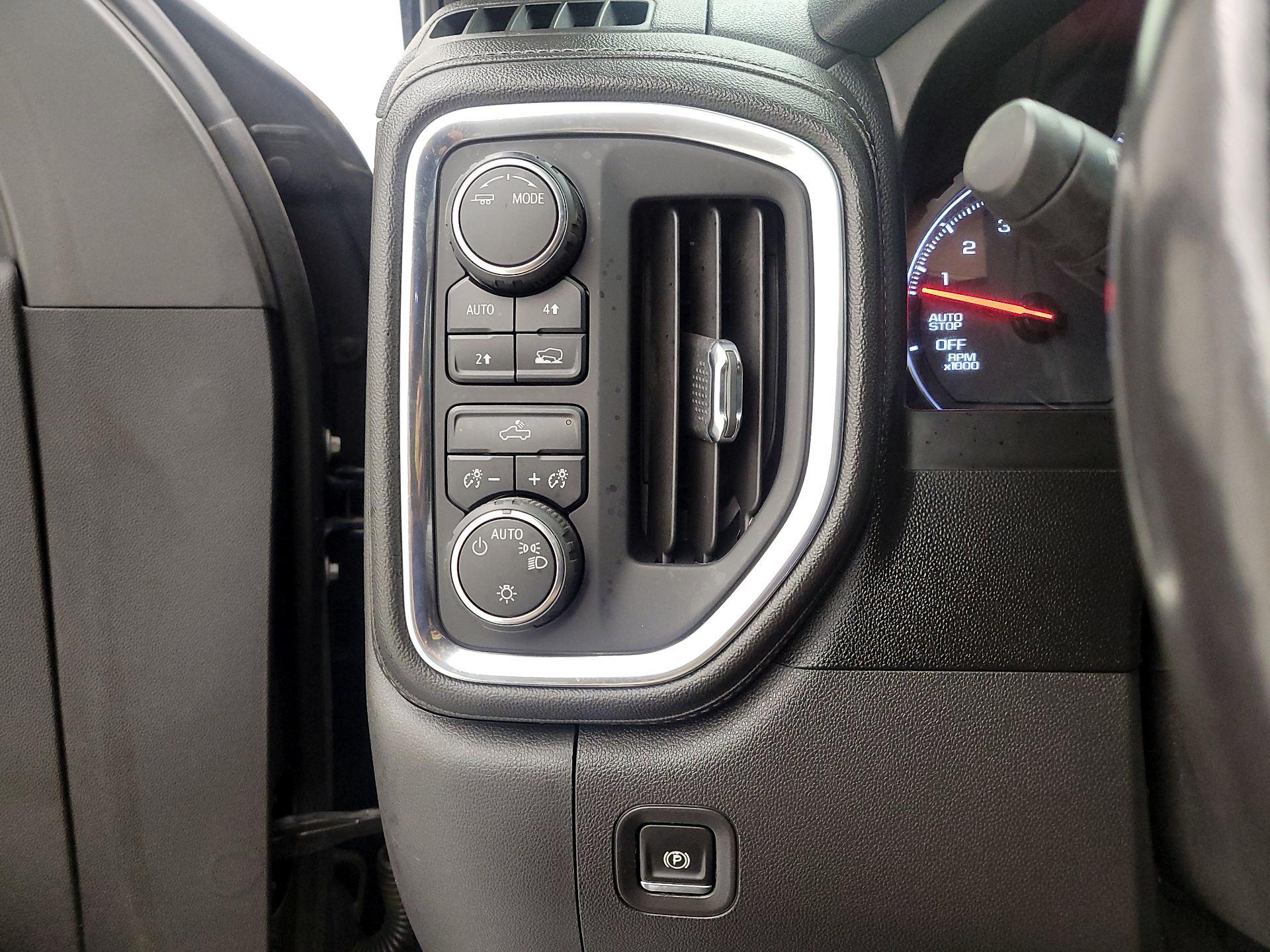 Thumbnail: 2020 Chevrolet Silverado 1500 - 13