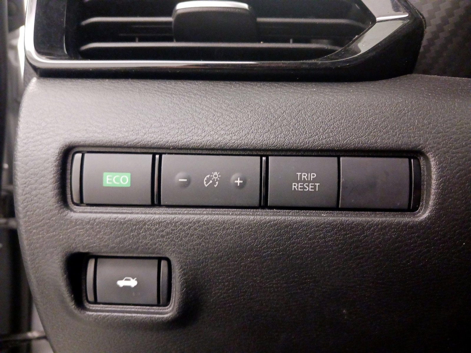 2022 Nissan Sentra SV - Photo 14