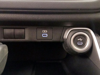 USB/AUX Ports