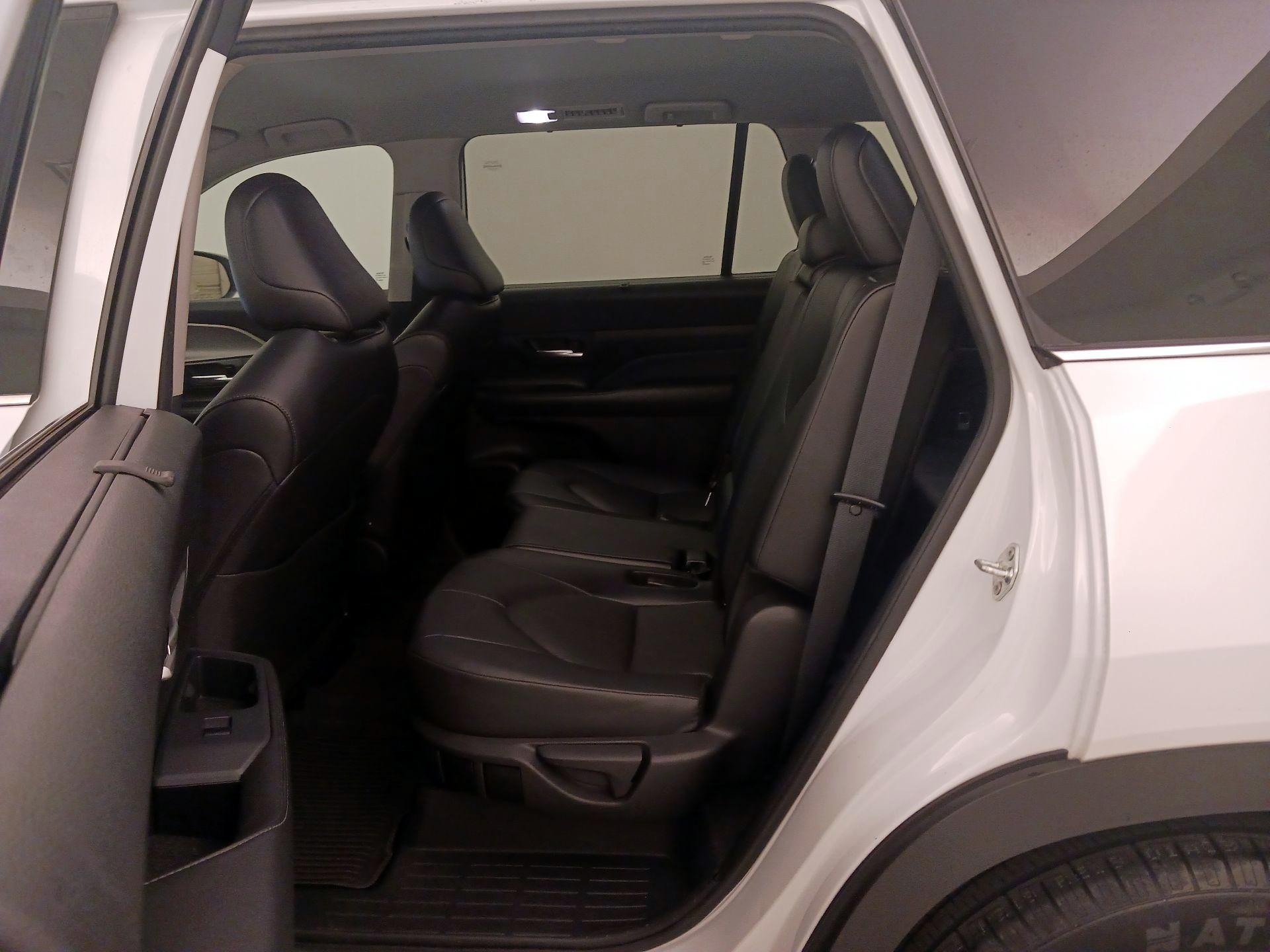 Thumbnail: 2024 Toyota Grand Highlander - 19