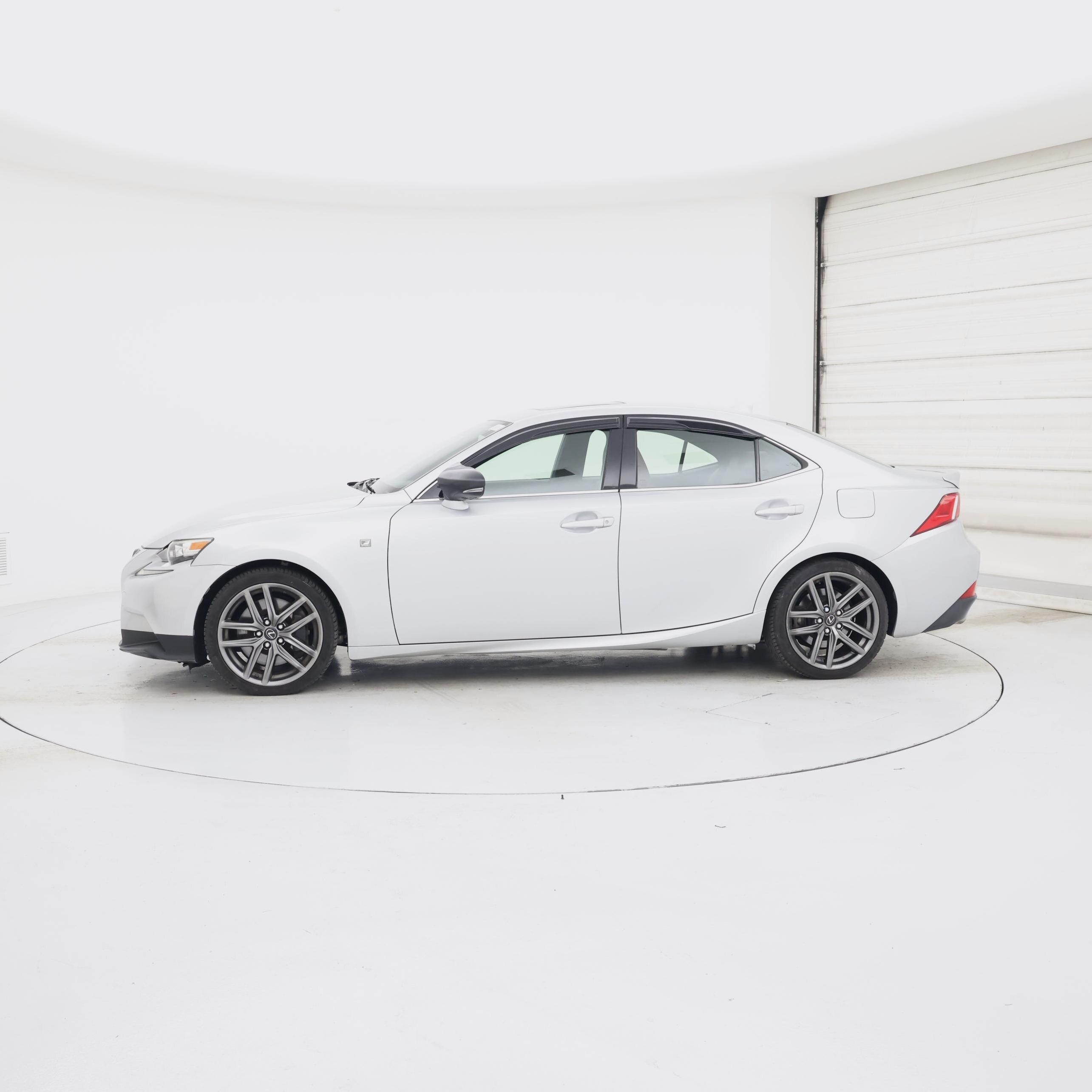 Thumbnail: 2016 Lexus IS - 3