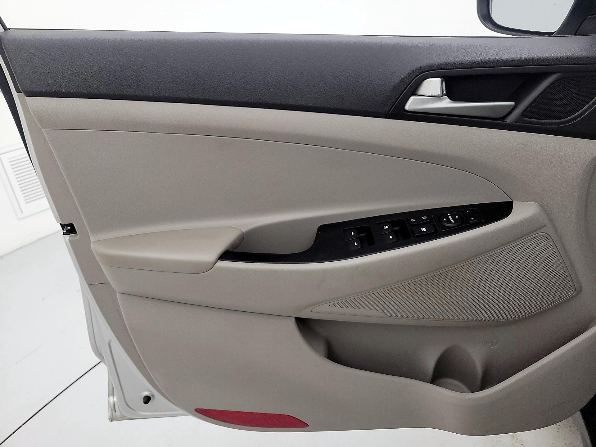 Thumbnail: 2019 Hyundai Tucson - 12