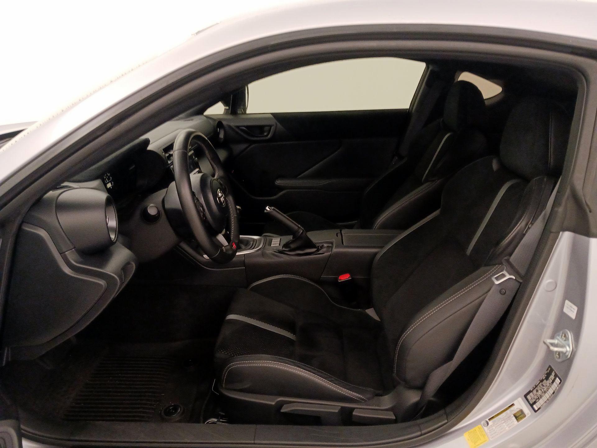 Thumbnail: 2023 Toyota GR86 - 11