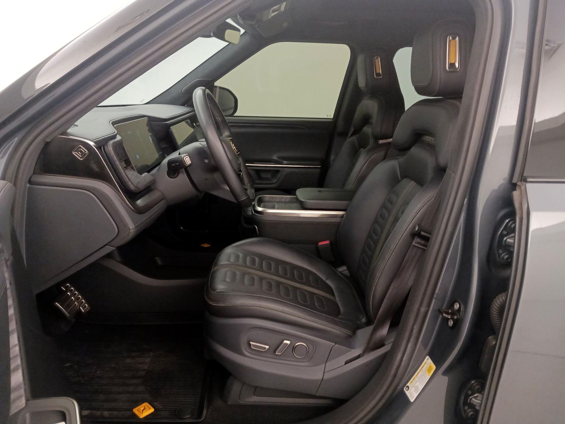 Thumbnail: 2022 Rivian R1T - 11