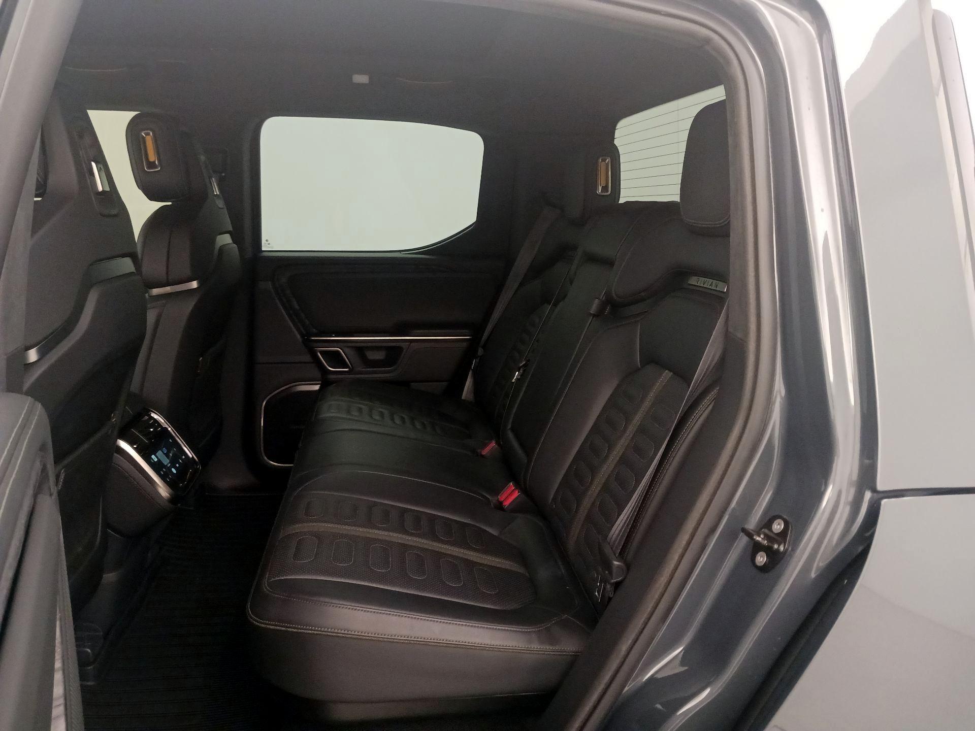 Thumbnail: 2022 Rivian R1T - 18