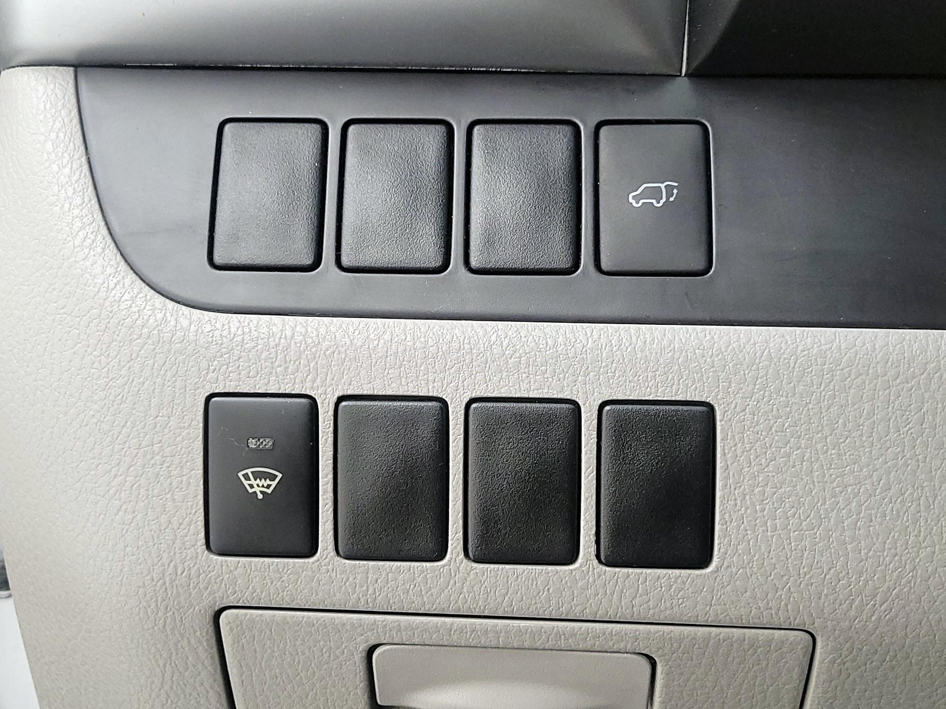 Thumbnail: 2016 Toyota Highlander - 13