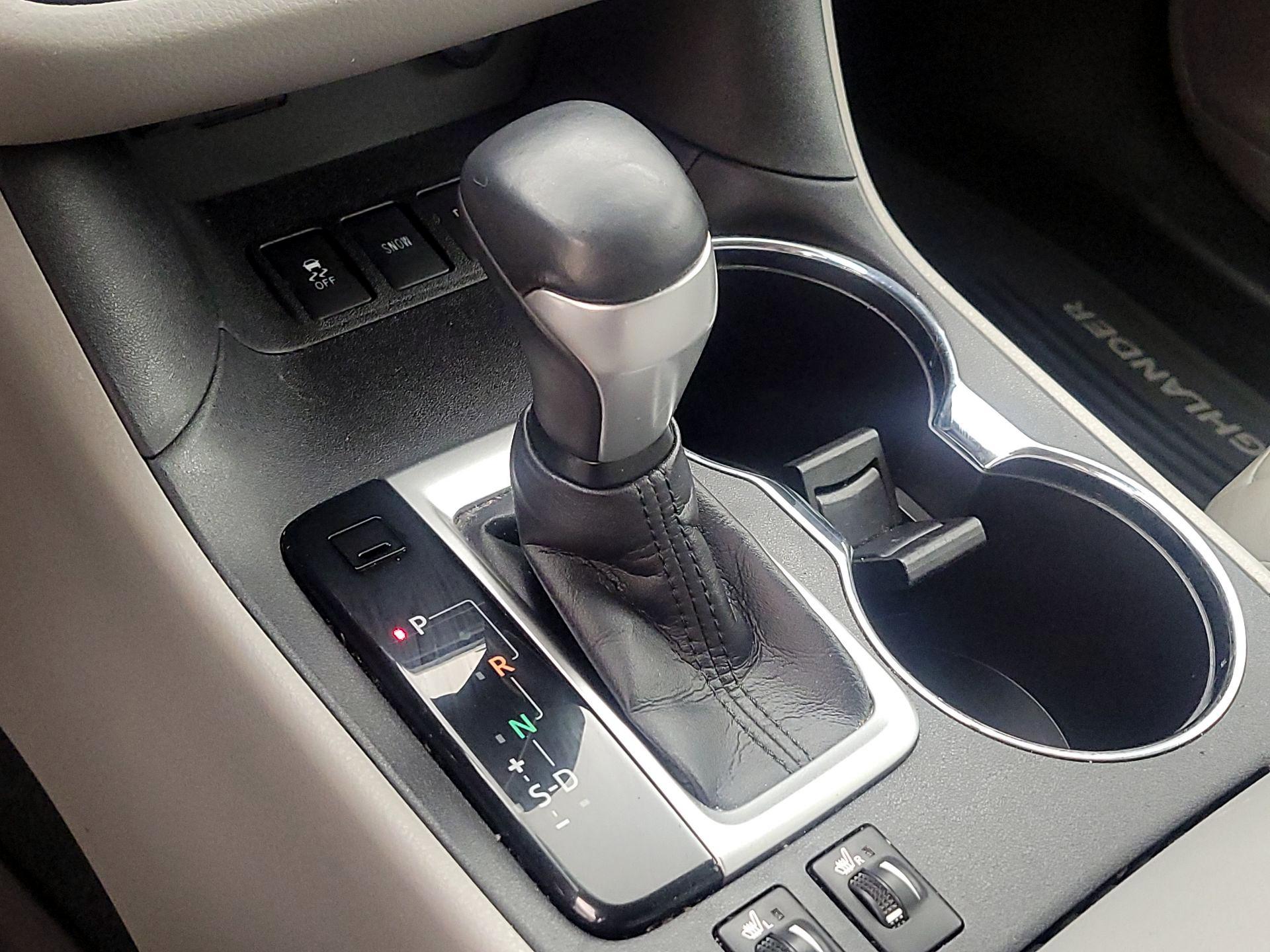 Thumbnail: 2016 Toyota Highlander - 17