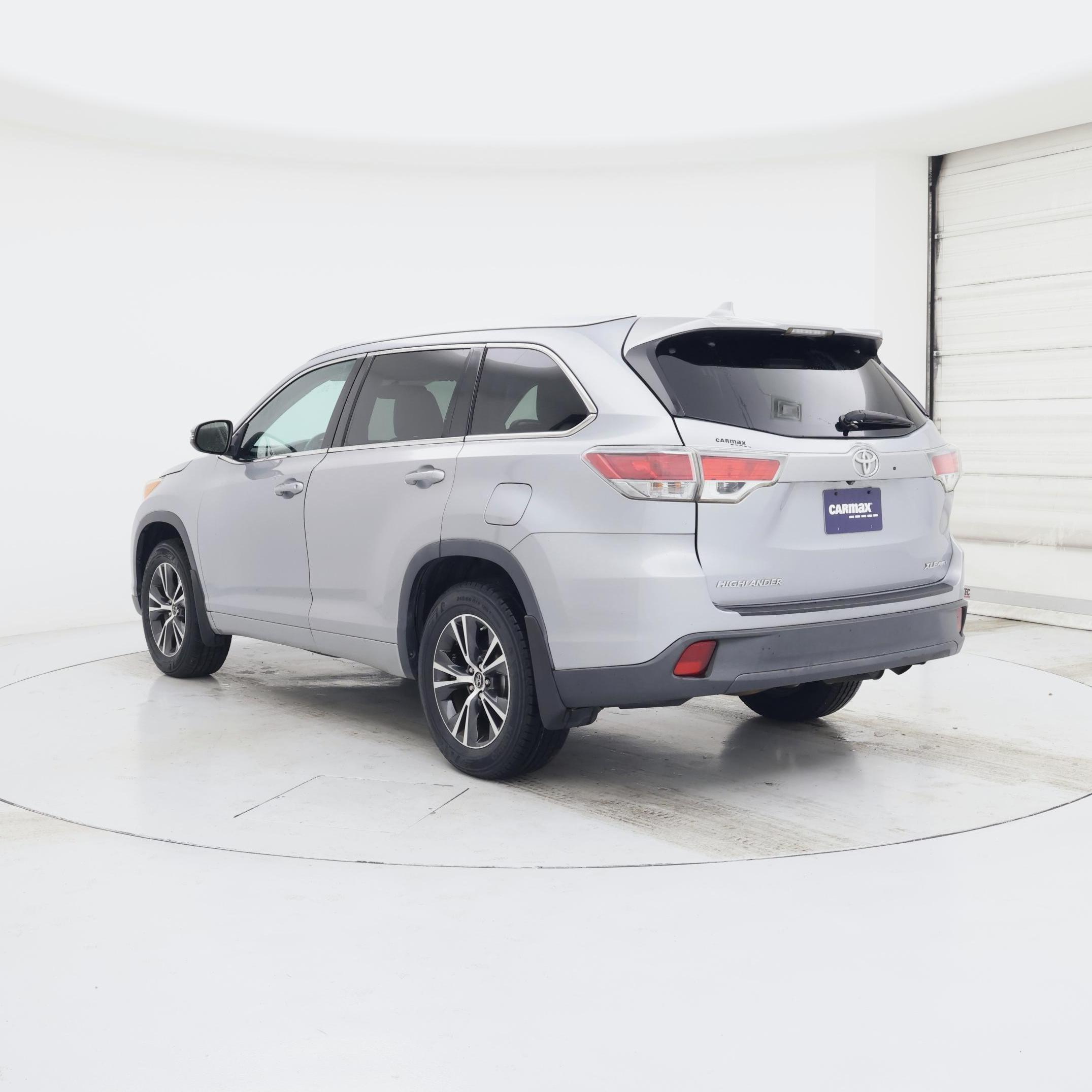 Thumbnail: 2016 Toyota Highlander - 2