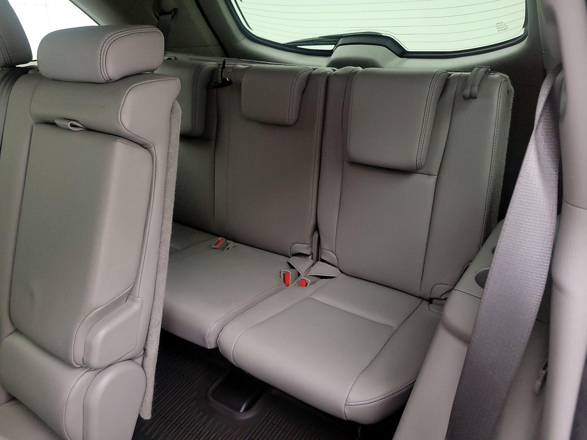 Thumbnail: 2016 Toyota Highlander - 20