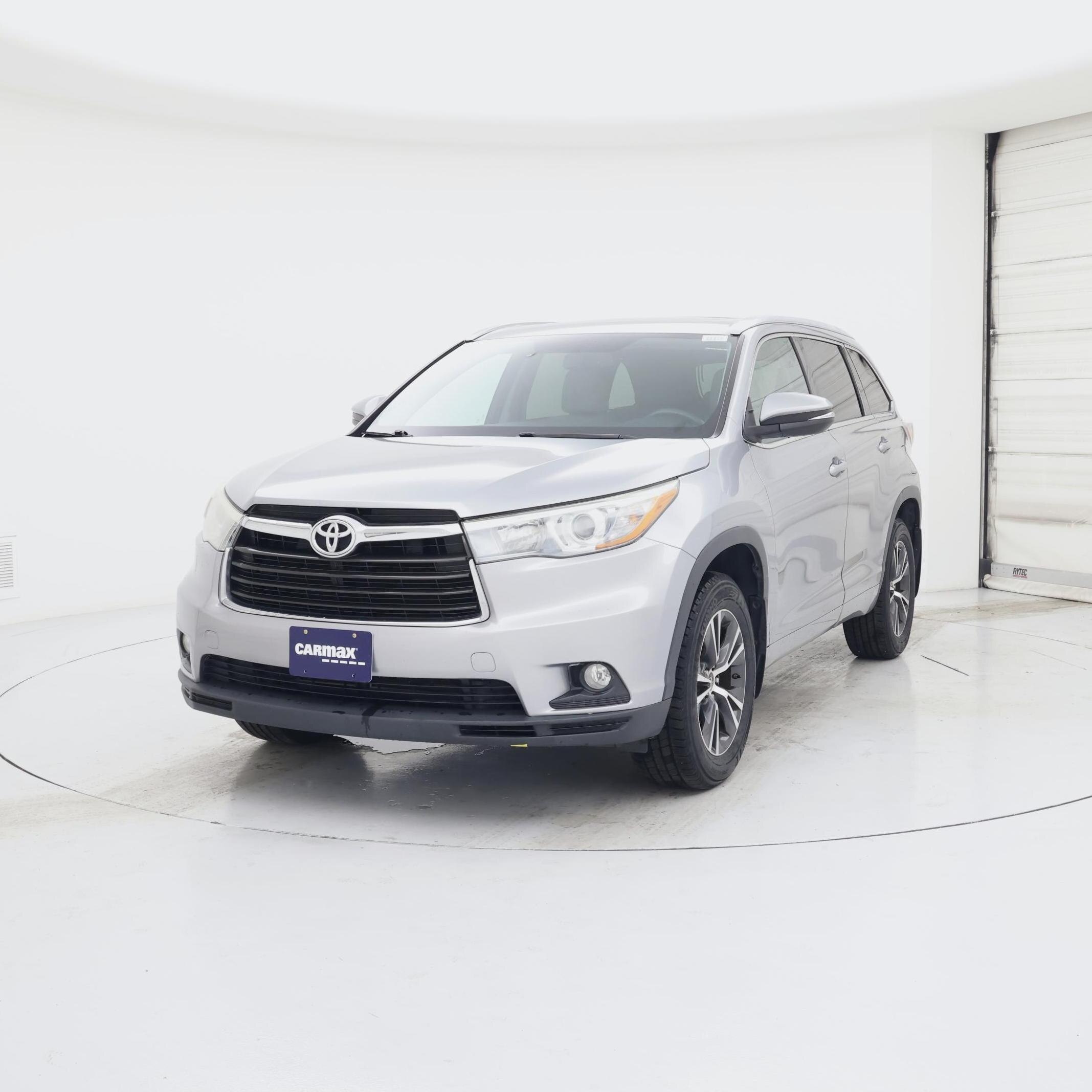 Thumbnail: 2016 Toyota Highlander - 4