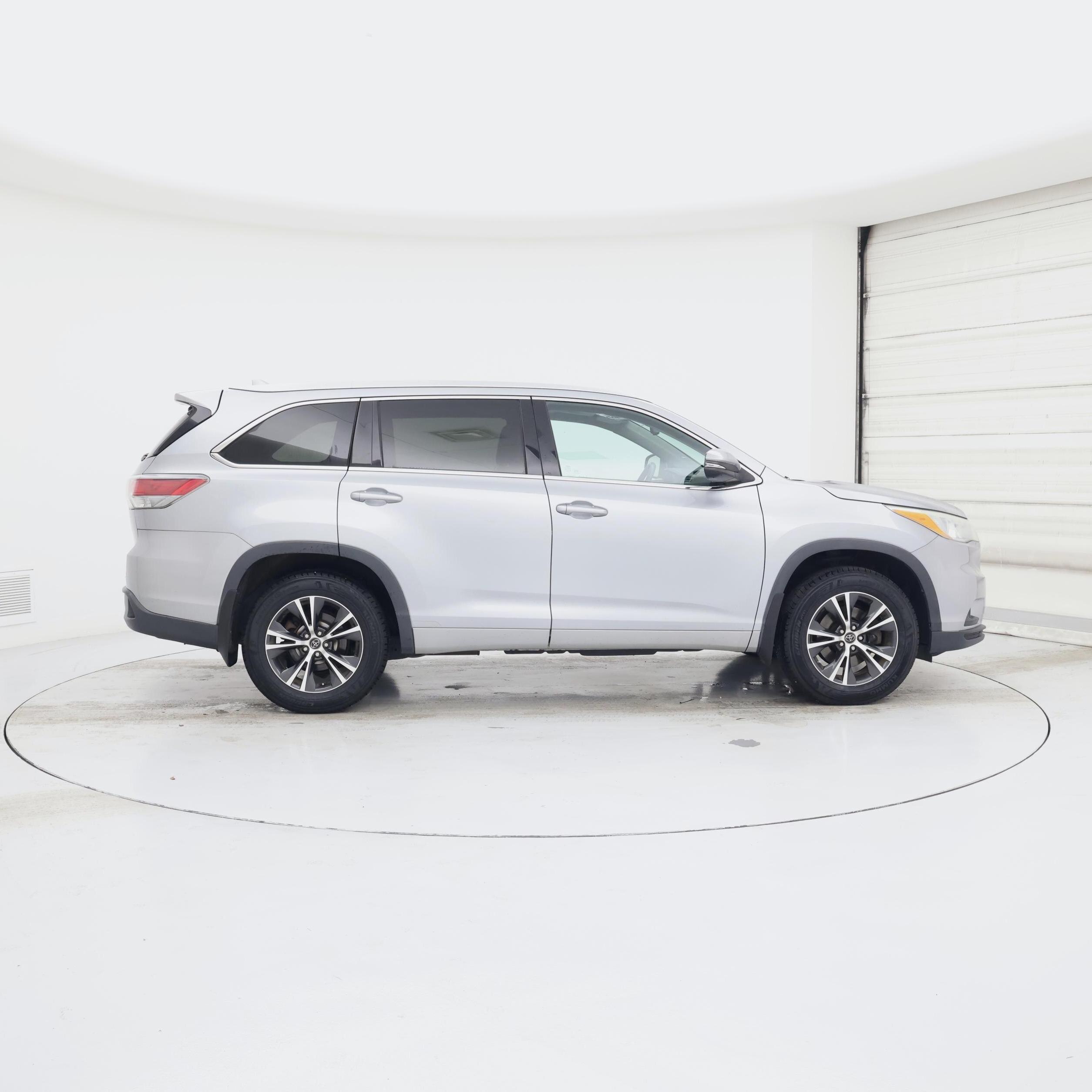 Thumbnail: 2016 Toyota Highlander - 7
