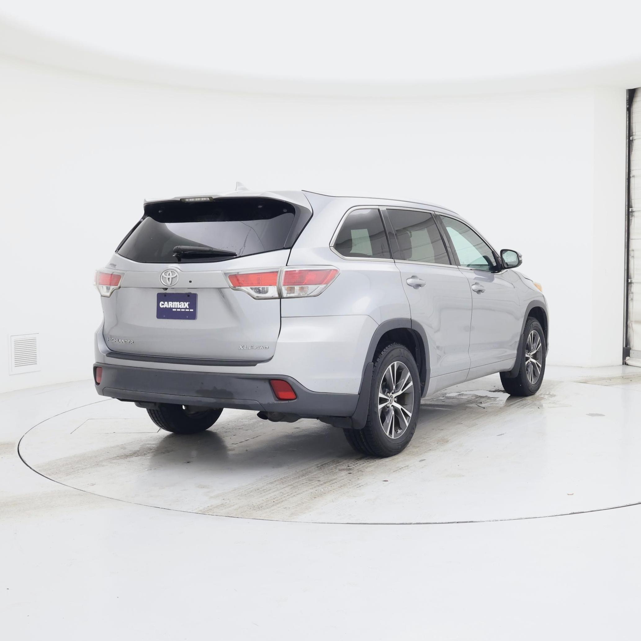 Thumbnail: 2016 Toyota Highlander - 8