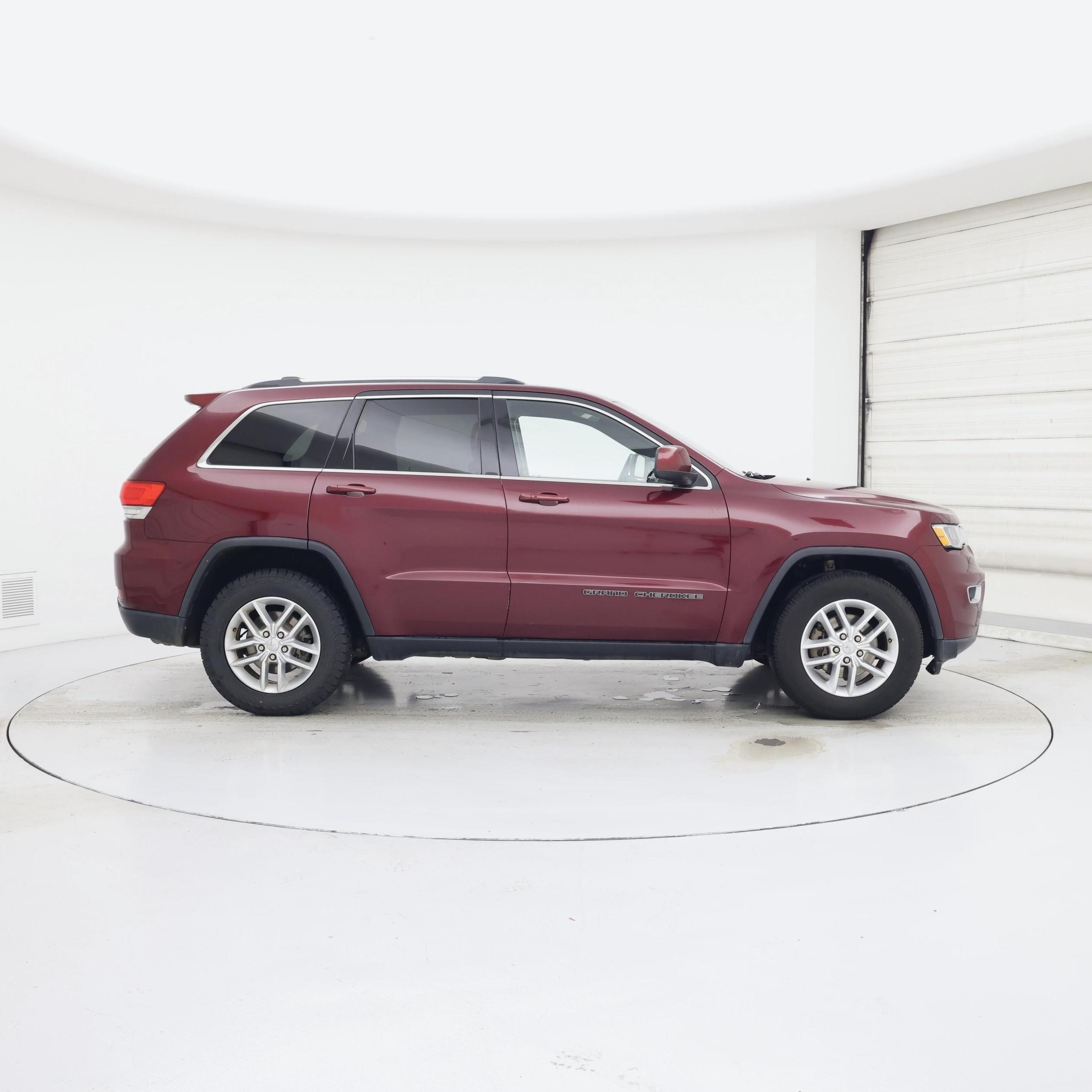 Thumbnail: 2017 Jeep Grand Cherokee - 7