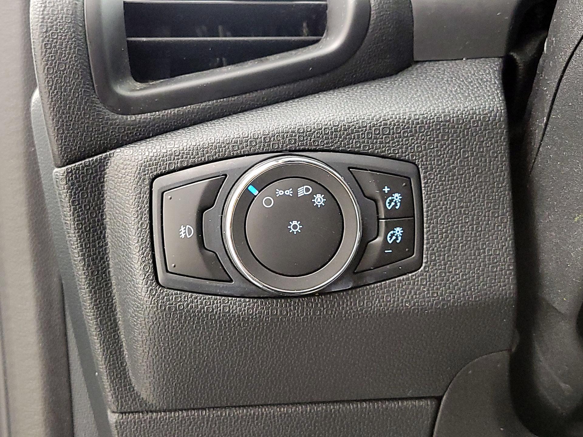 Thumbnail: 2018 Ford EcoSport - 13