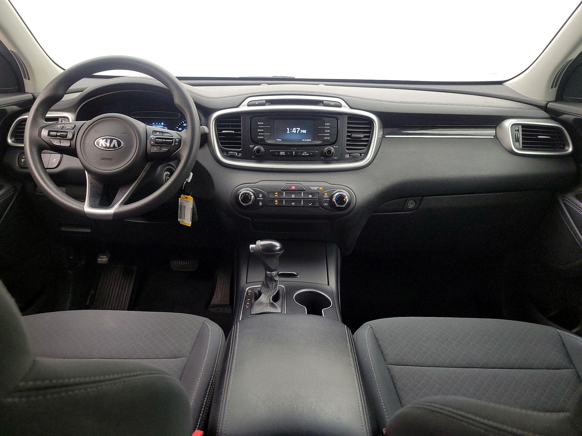 Thumbnail: 2017 Kia Sorento - 9