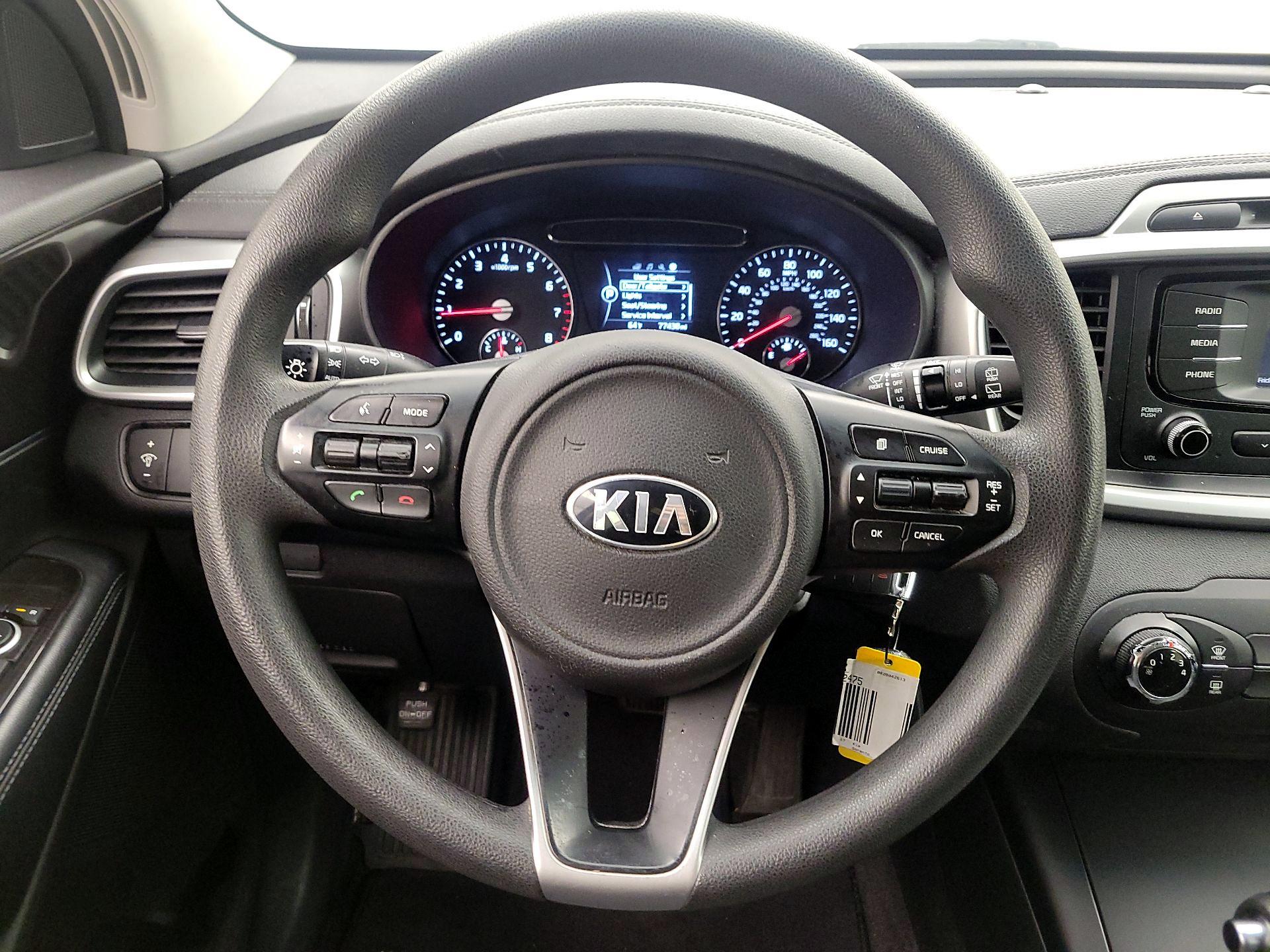 Thumbnail: 2017 Kia Sorento - 10