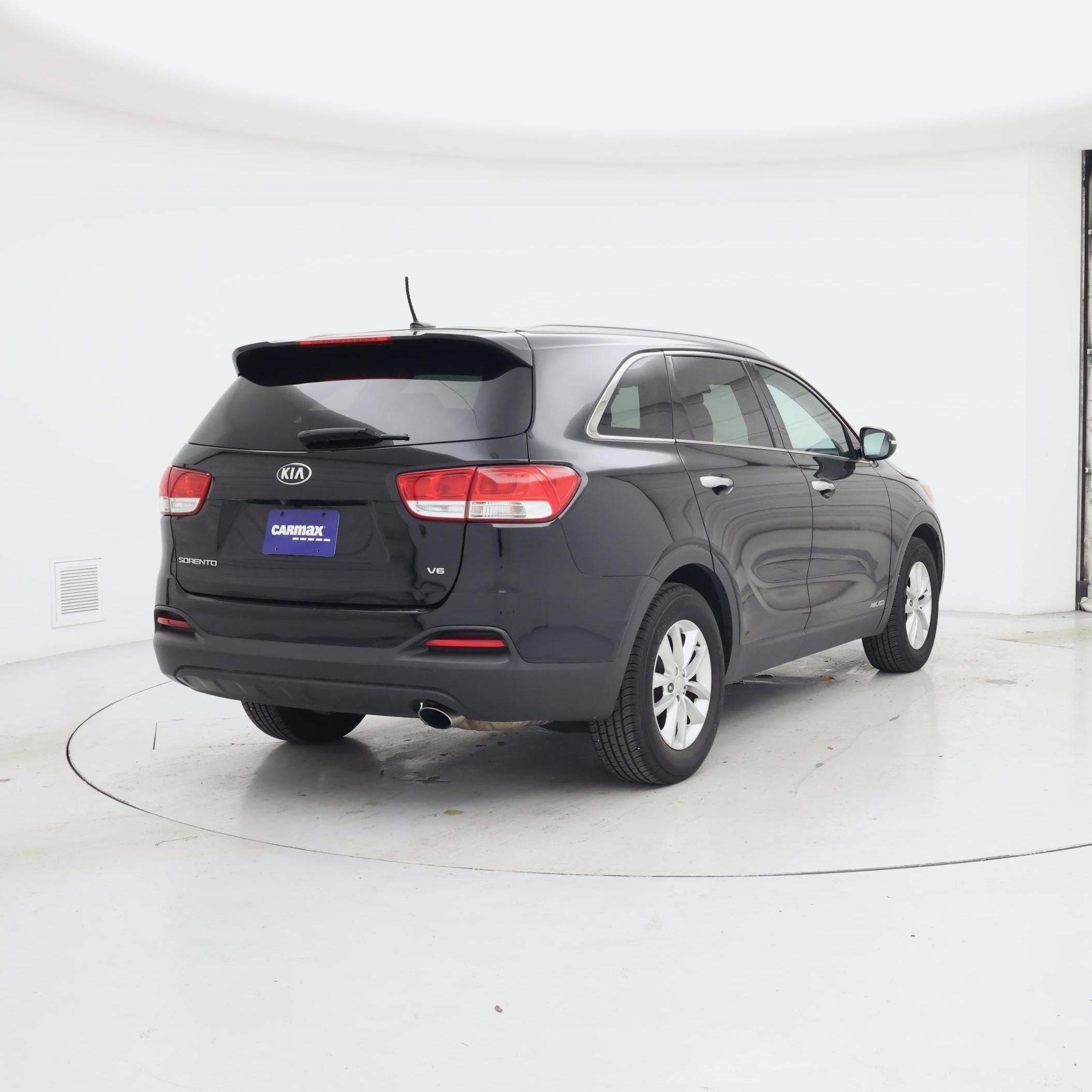 Thumbnail: 2017 Kia Sorento - 8