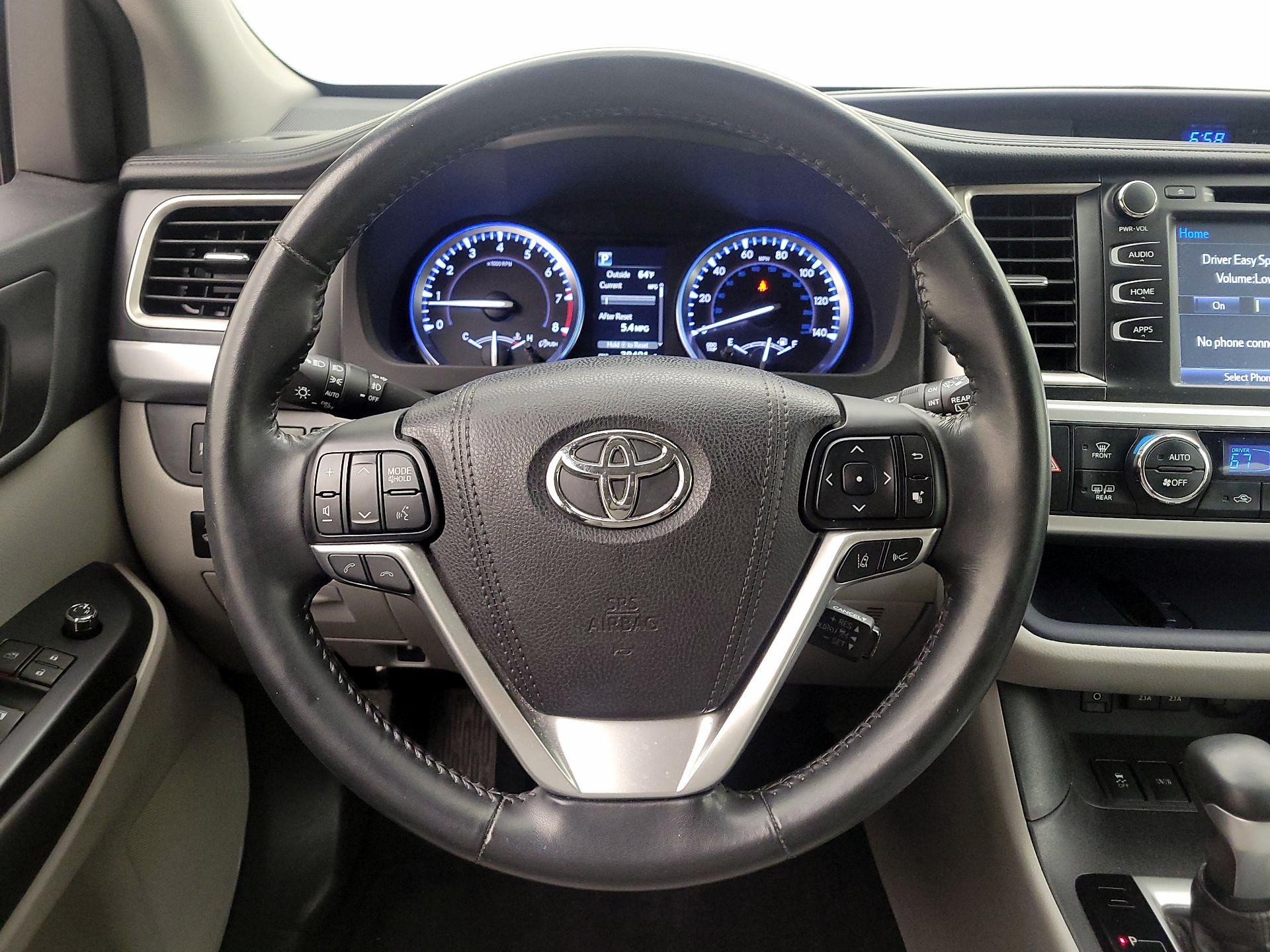 Thumbnail: 2017 Toyota Highlander - 10