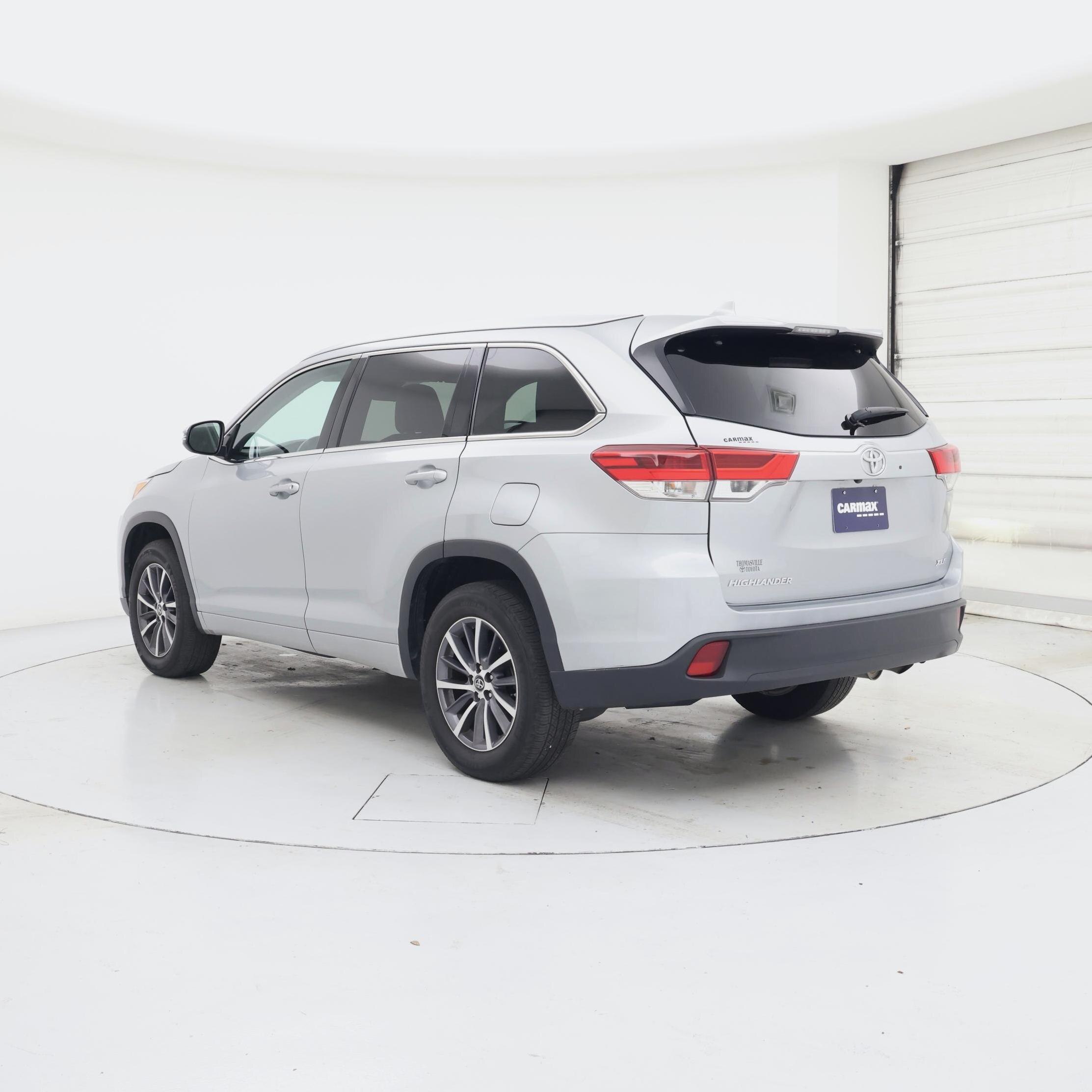 Thumbnail: 2017 Toyota Highlander - 2