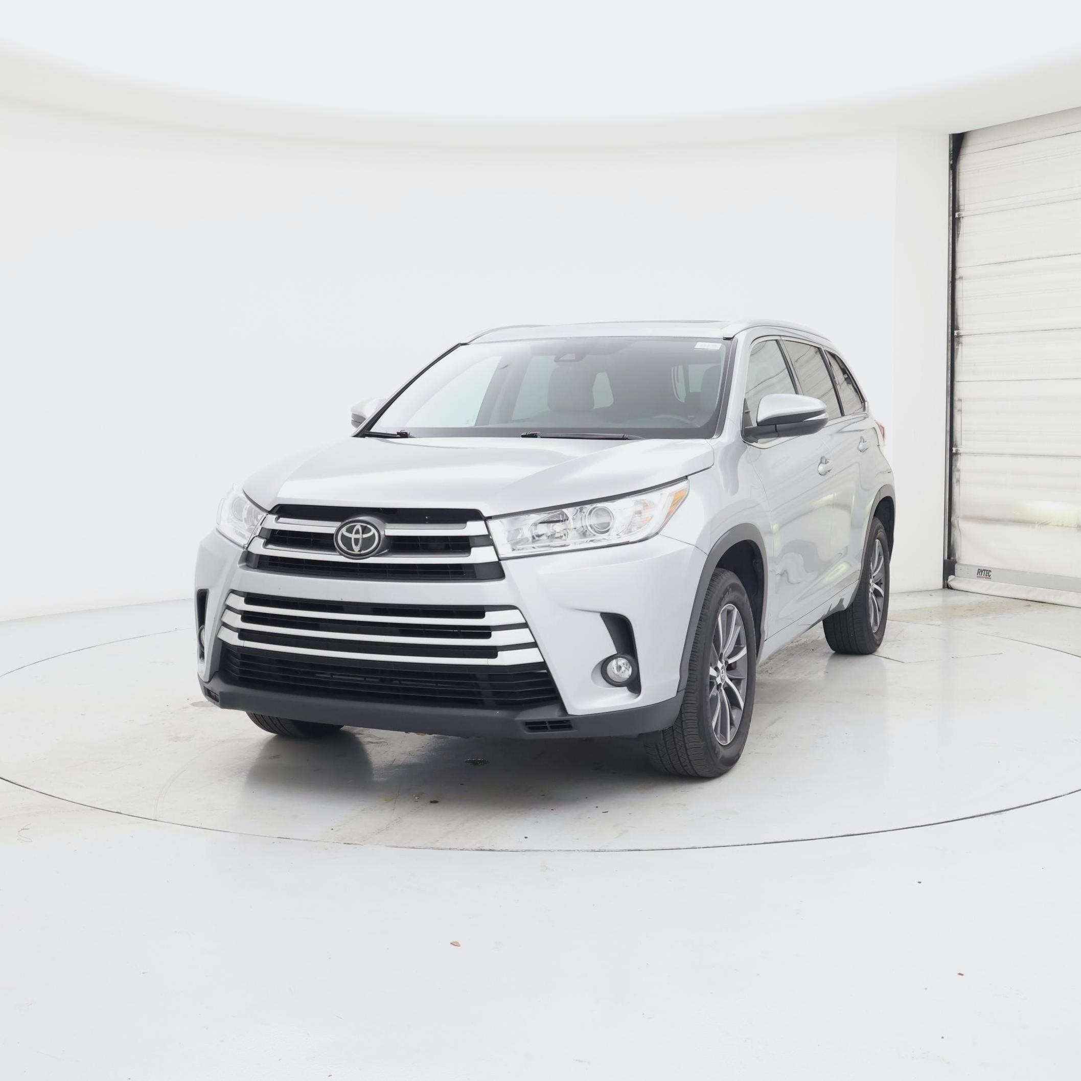 Thumbnail: 2017 Toyota Highlander - 4