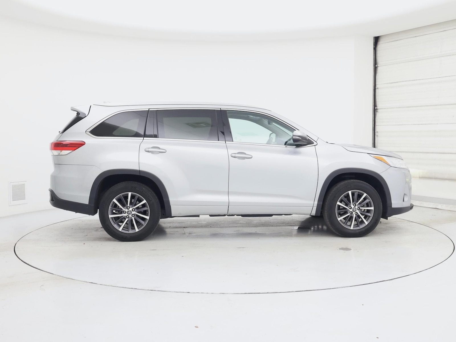 2017 Toyota Highlander XLE - Photo 8