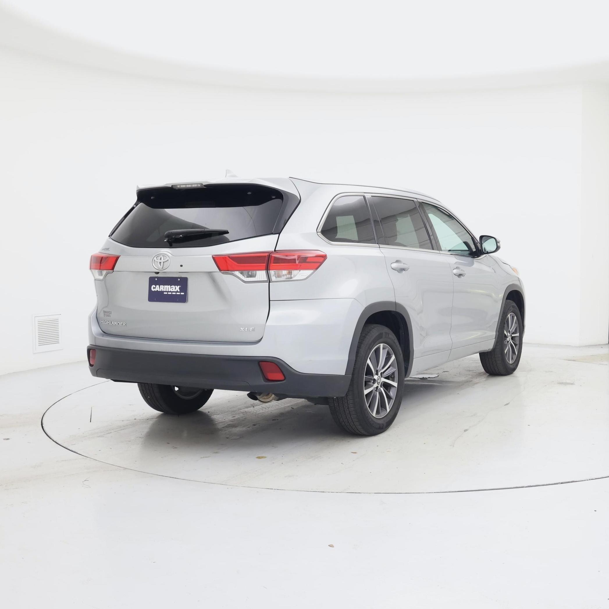 Thumbnail: 2017 Toyota Highlander - 8