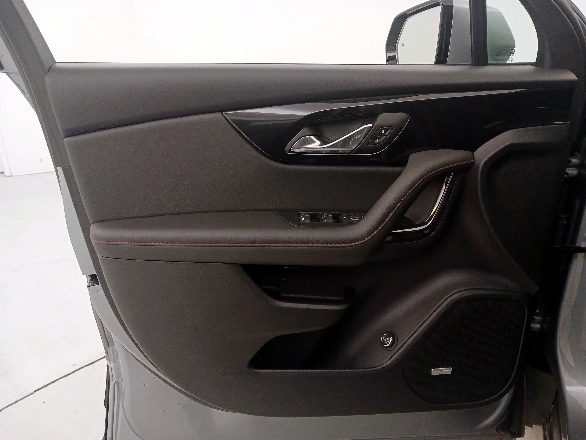 Thumbnail: 2025 Chevrolet Blazer - 12